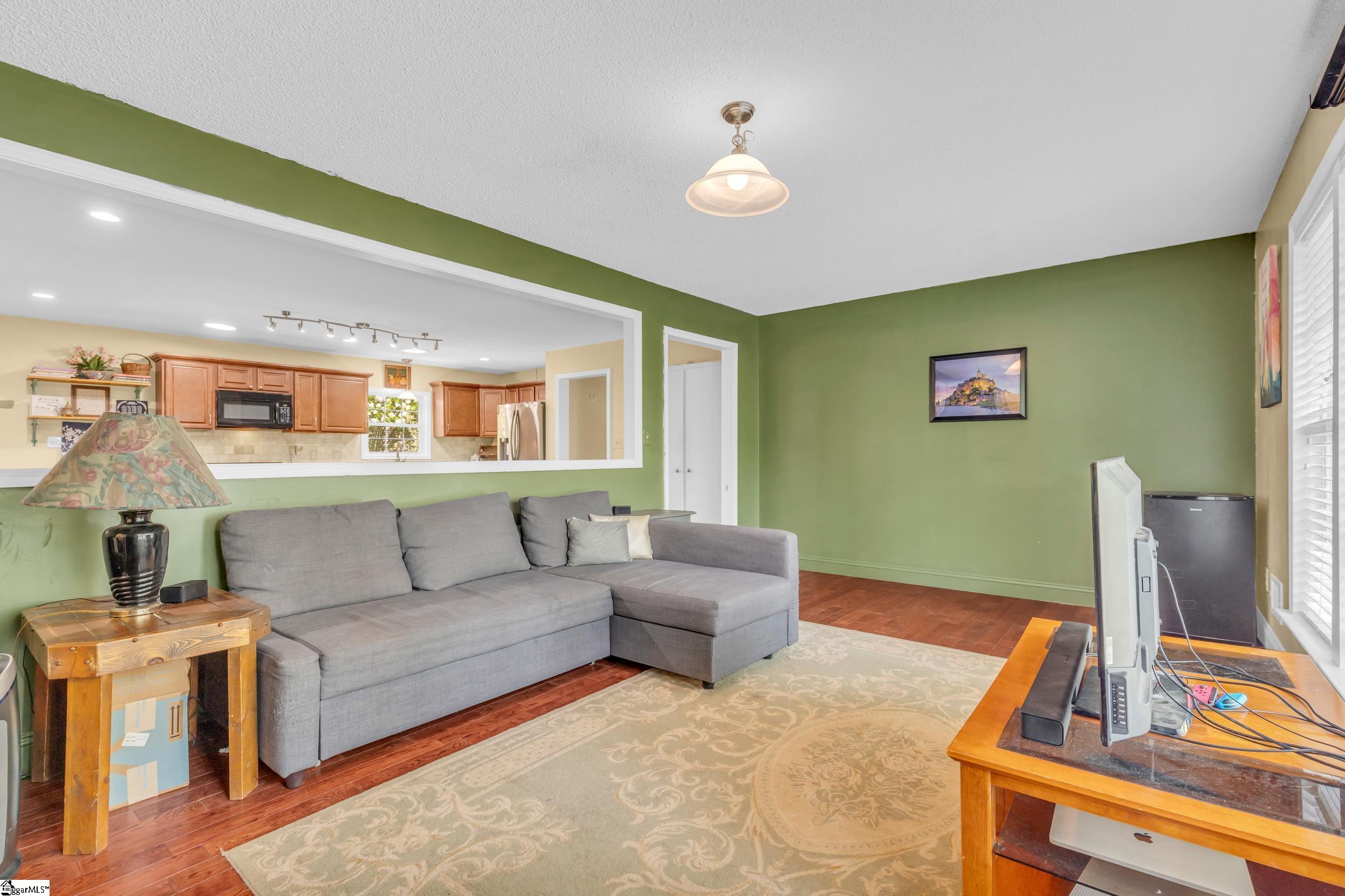 1 Oakleaf Drive Taylors, SC 29687