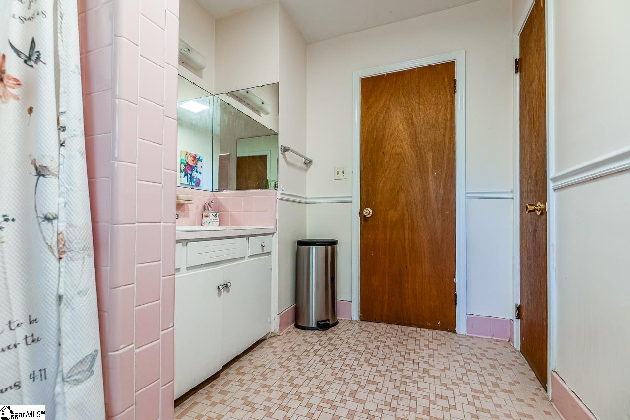 209 Burdette Street Spartanburg, SC 29307