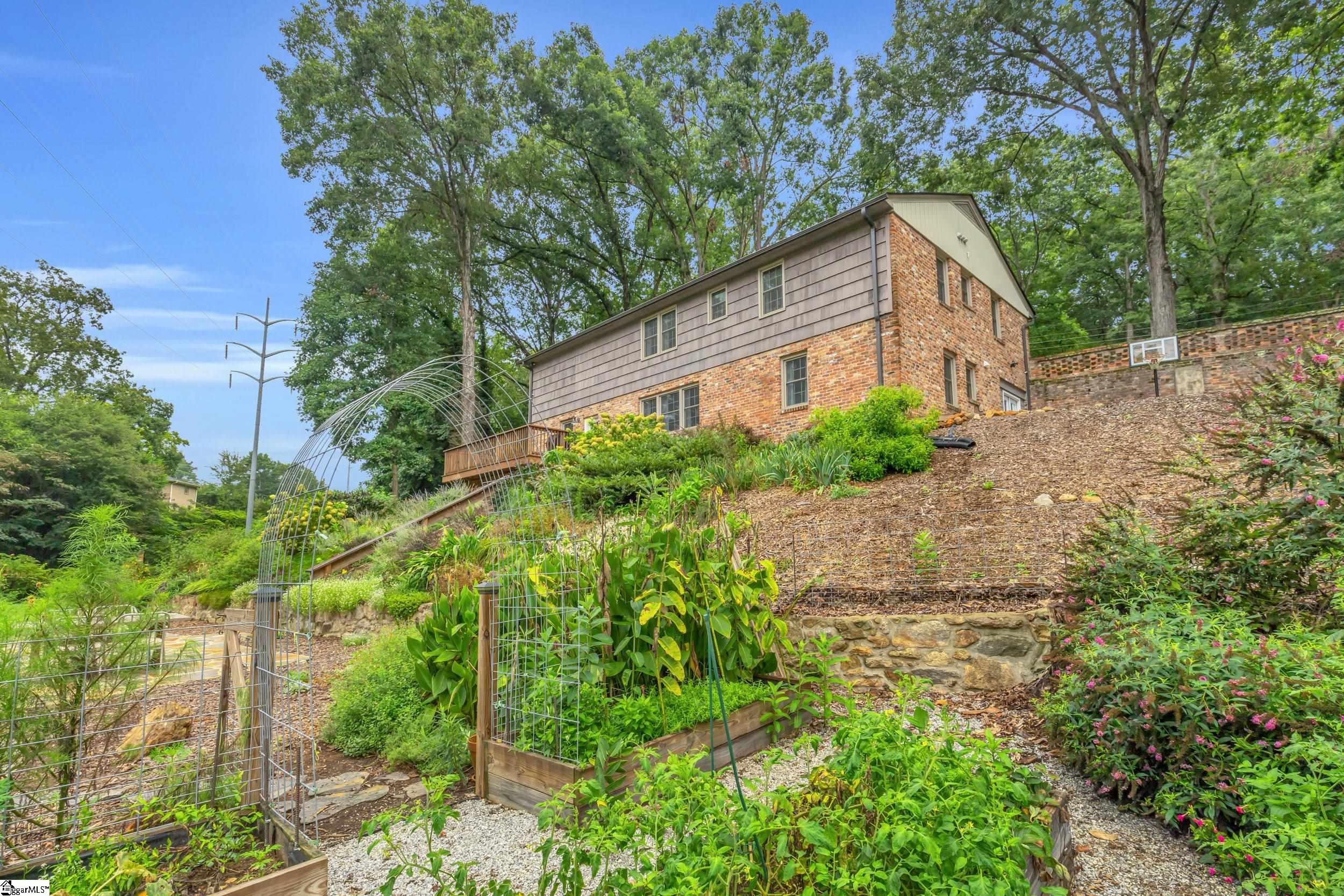 37 Arbutus Trail Greenville, SC 29607