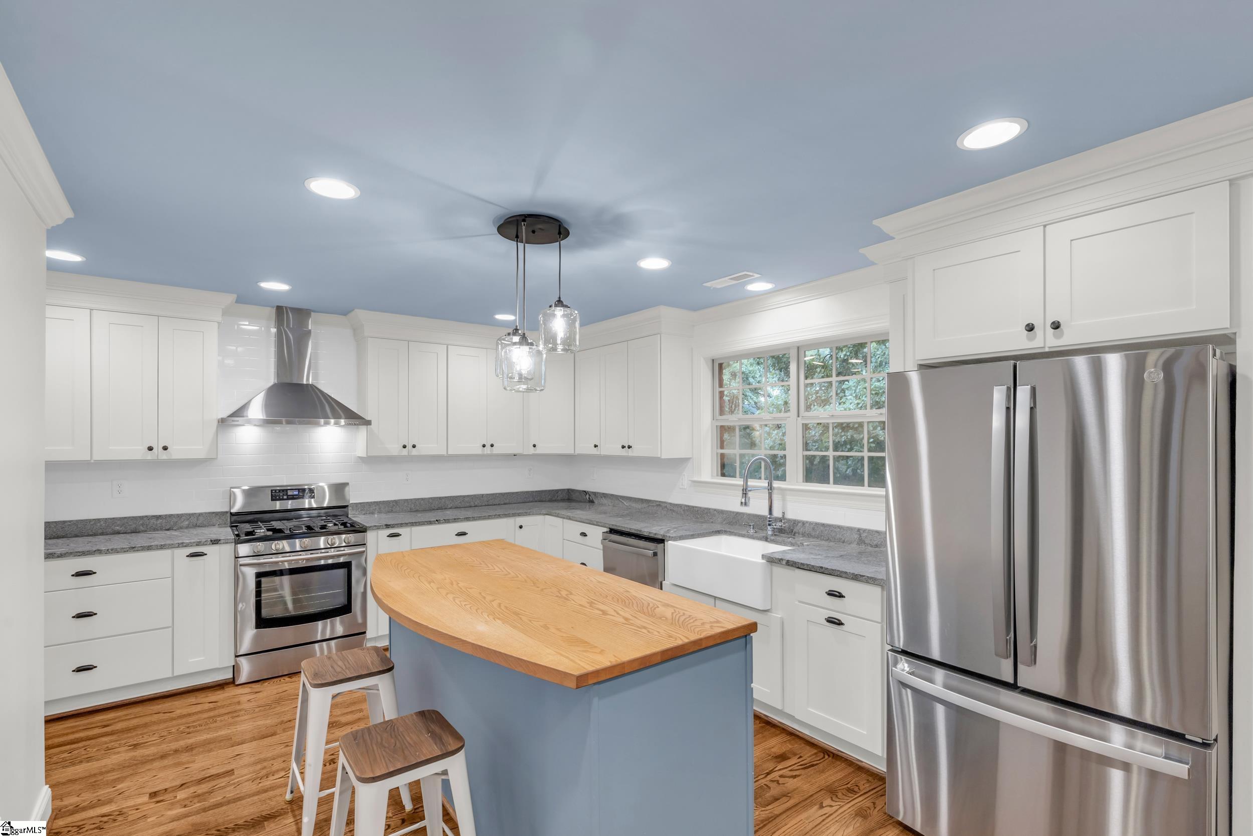 37 Arbutus Trail Greenville, SC 29607