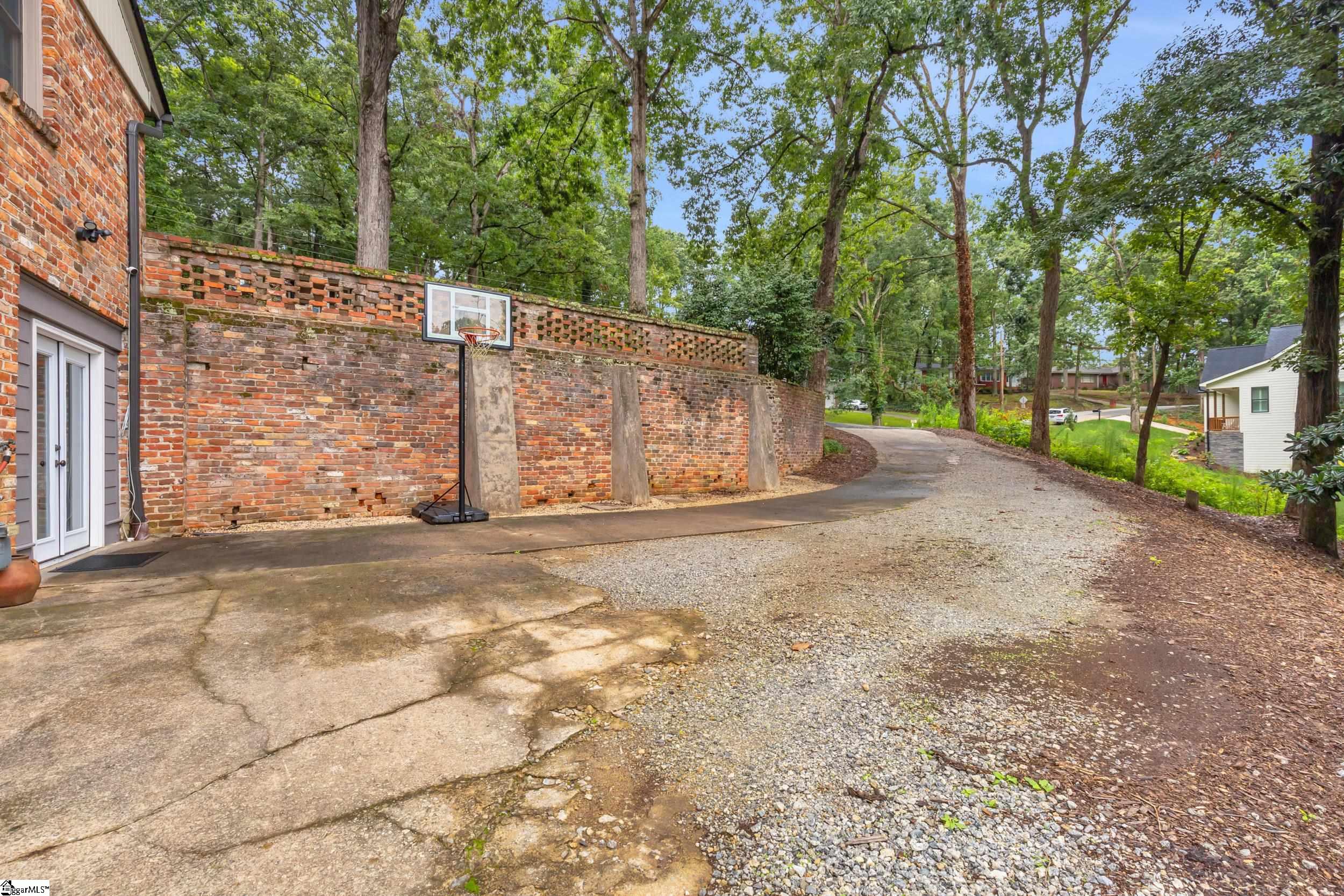 37 Arbutus Trail Greenville, SC 29607