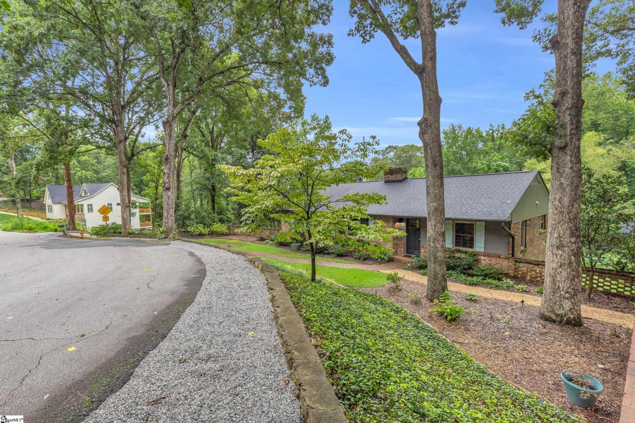 37 Arbutus Trail Greenville, SC 29607