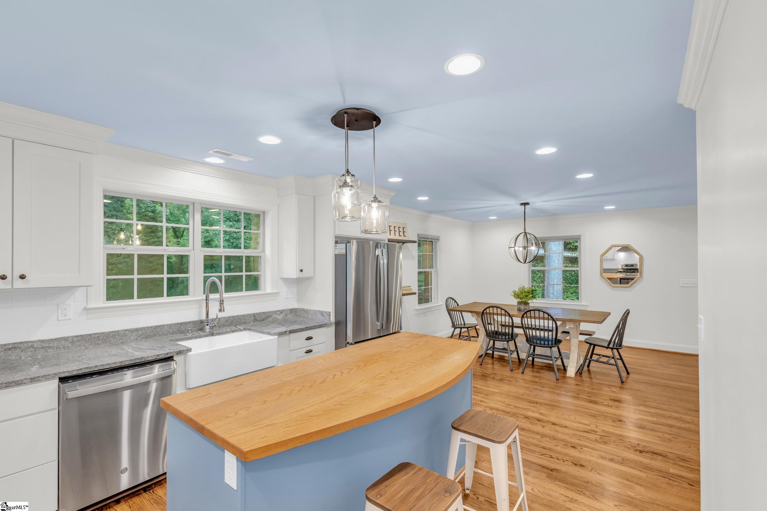 37 Arbutus Trail Greenville, SC 29607