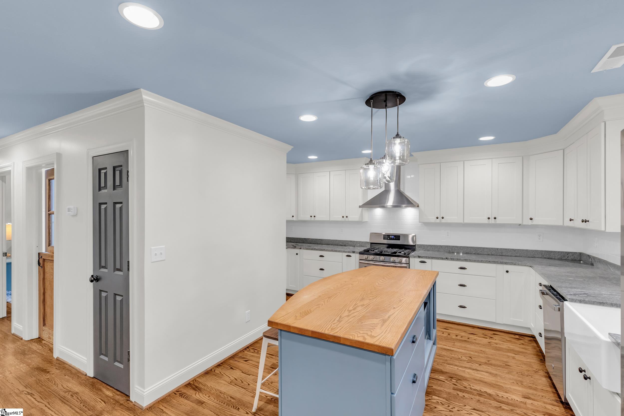 37 Arbutus Trail Greenville, SC 29607