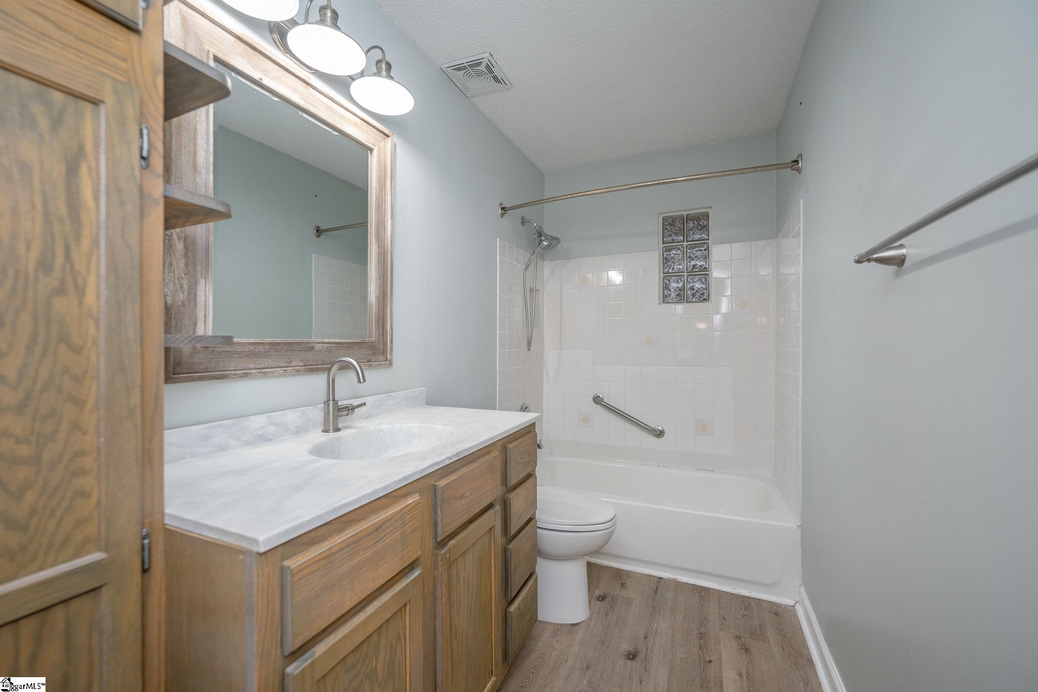 109 Royal Court Greenville, SC 29611
