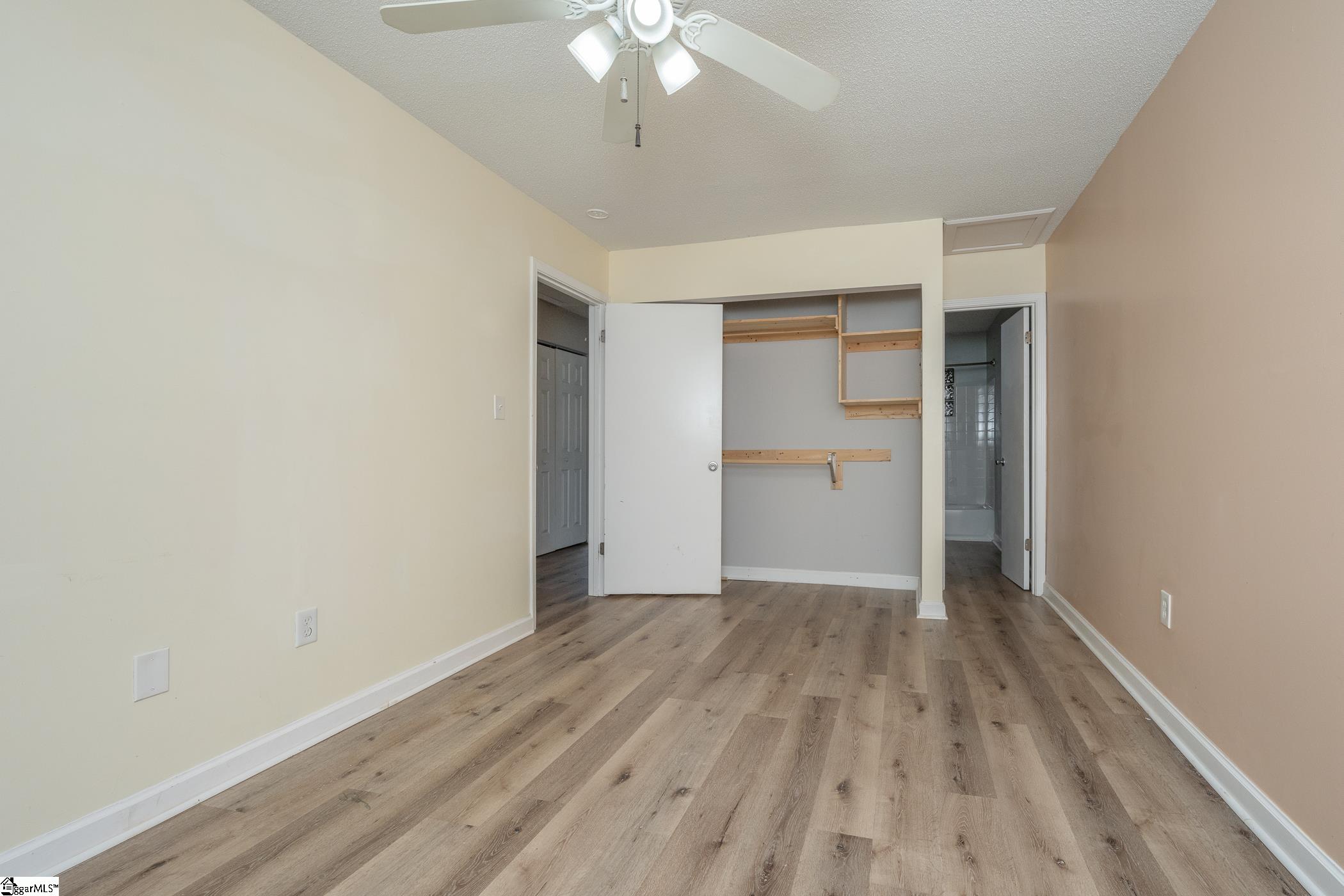 109 Royal Court Greenville, SC 29611