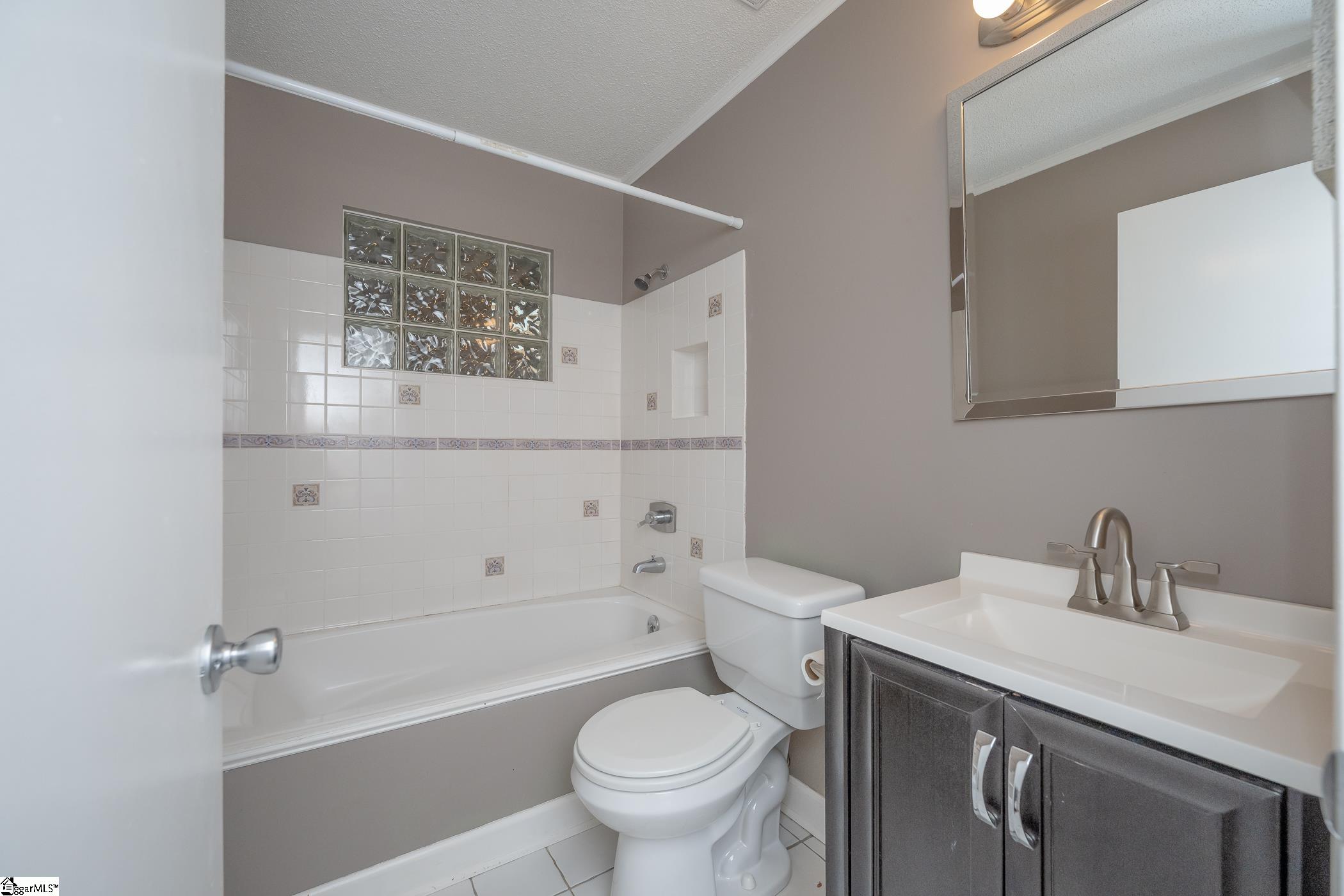 109 Royal Court Greenville, SC 29611