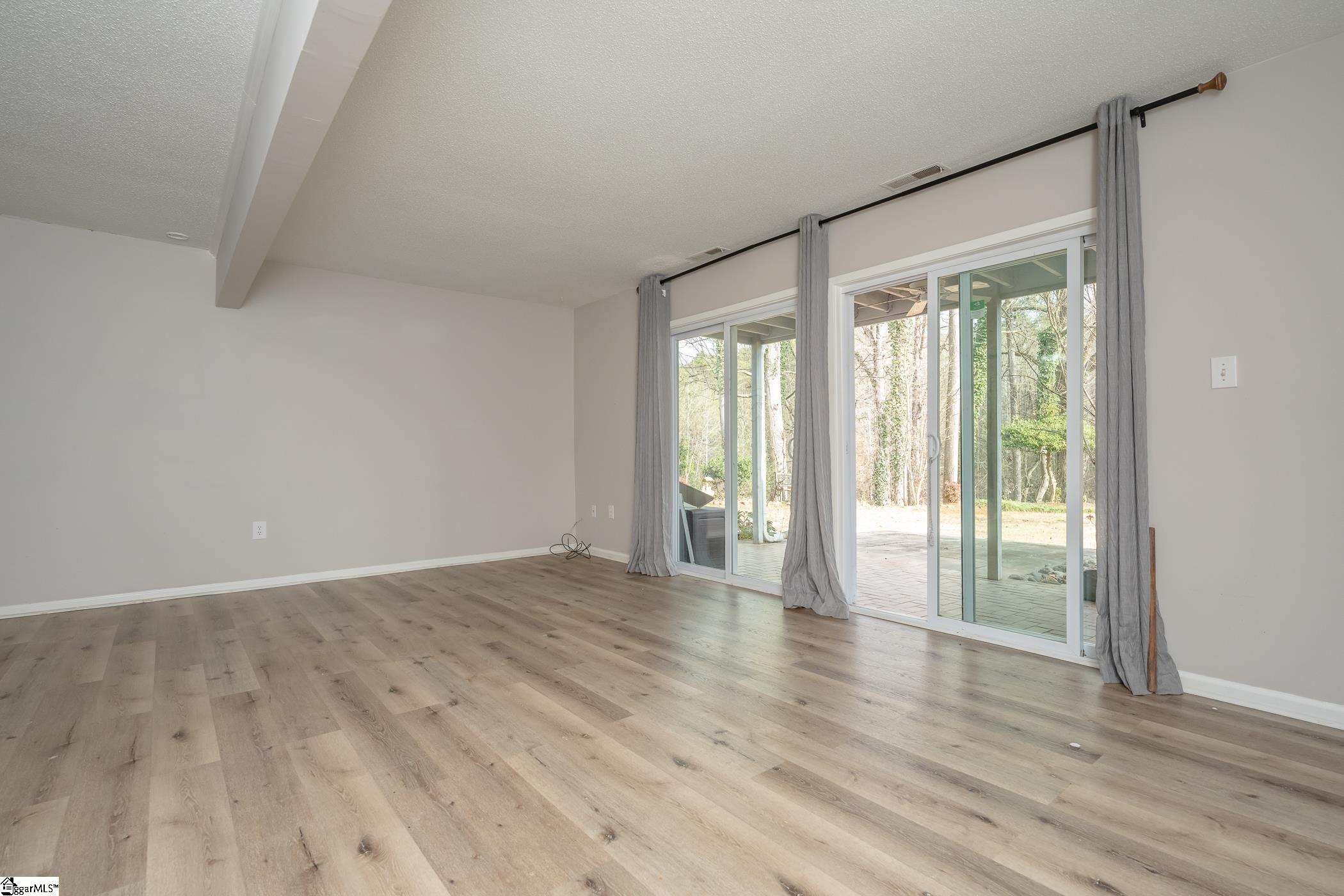 109 Royal Court Greenville, SC 29611
