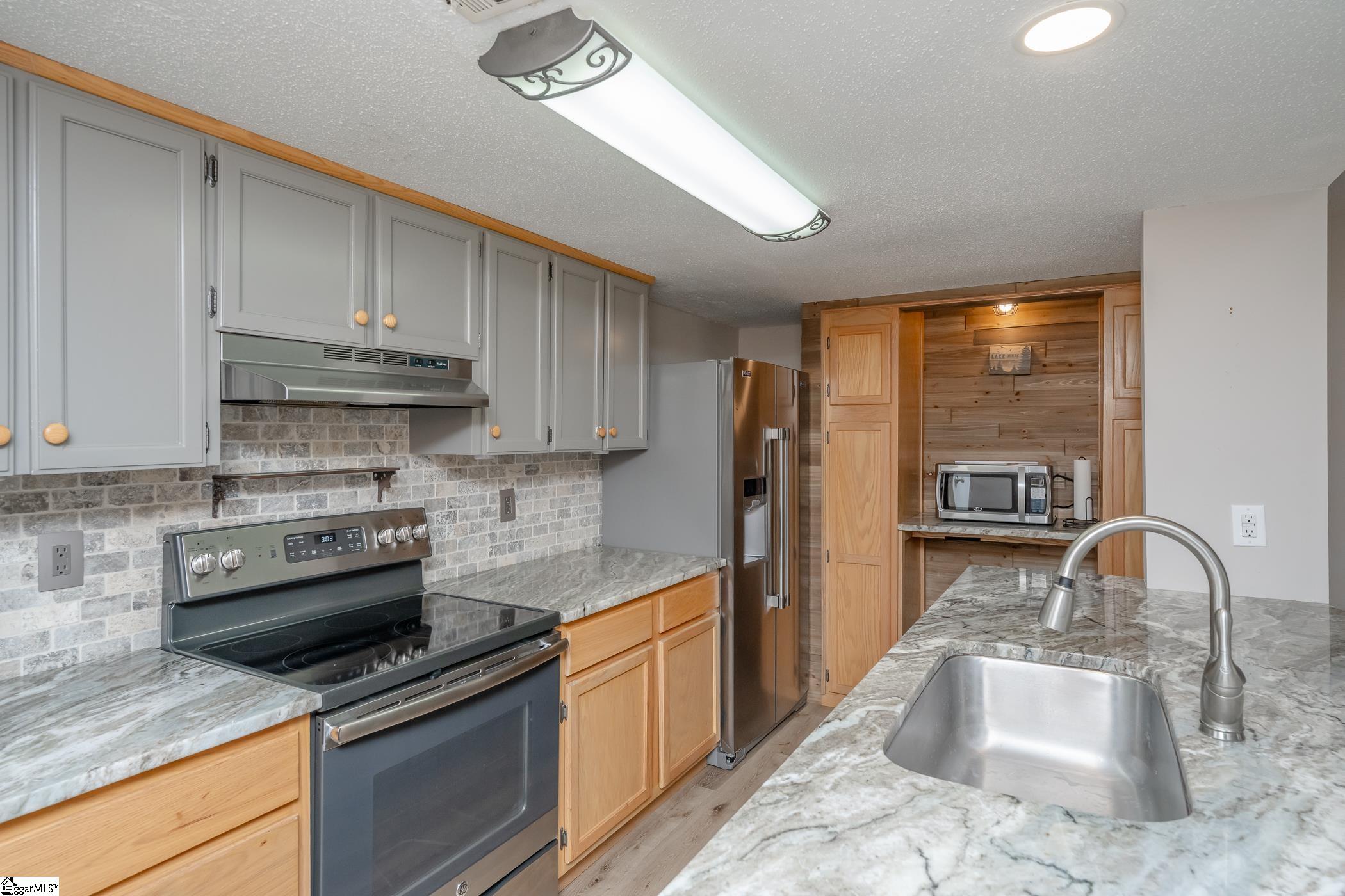 109 Royal Court Greenville, SC 29611
