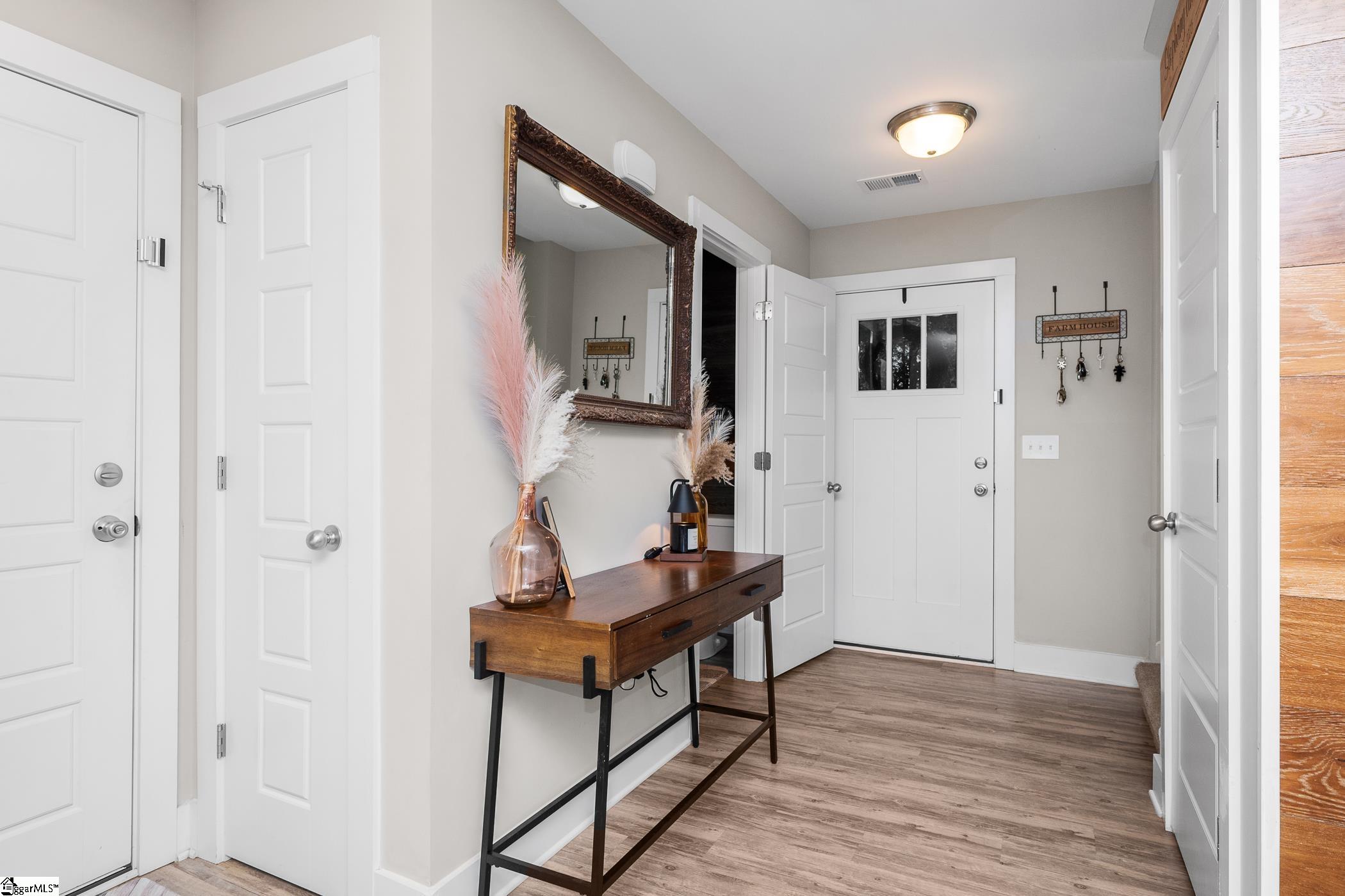 1458 Red Barn Road Liberty, SC 29657-9604