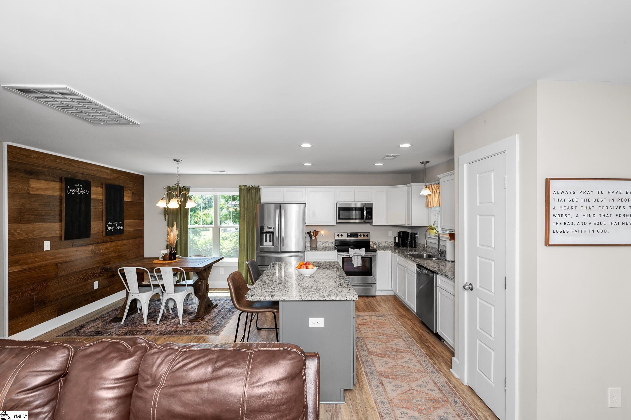 1458 Red Barn Road Liberty, SC 29657-9604