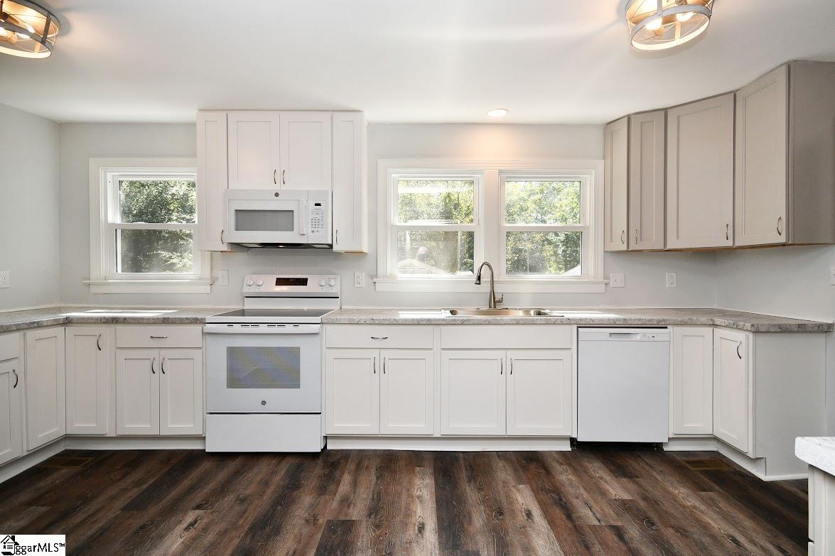 14 Pear Street Greenville, SC 29609