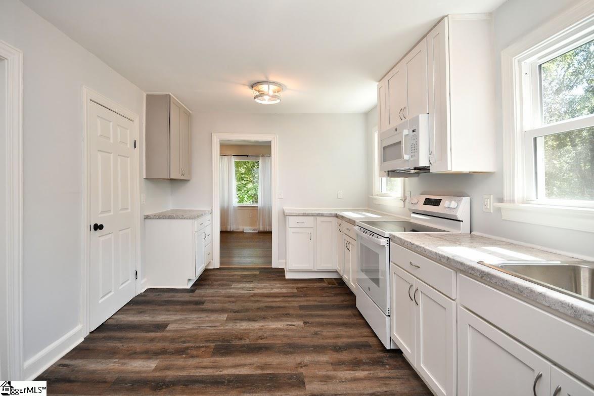 14 Pear Street Greenville, SC 29609