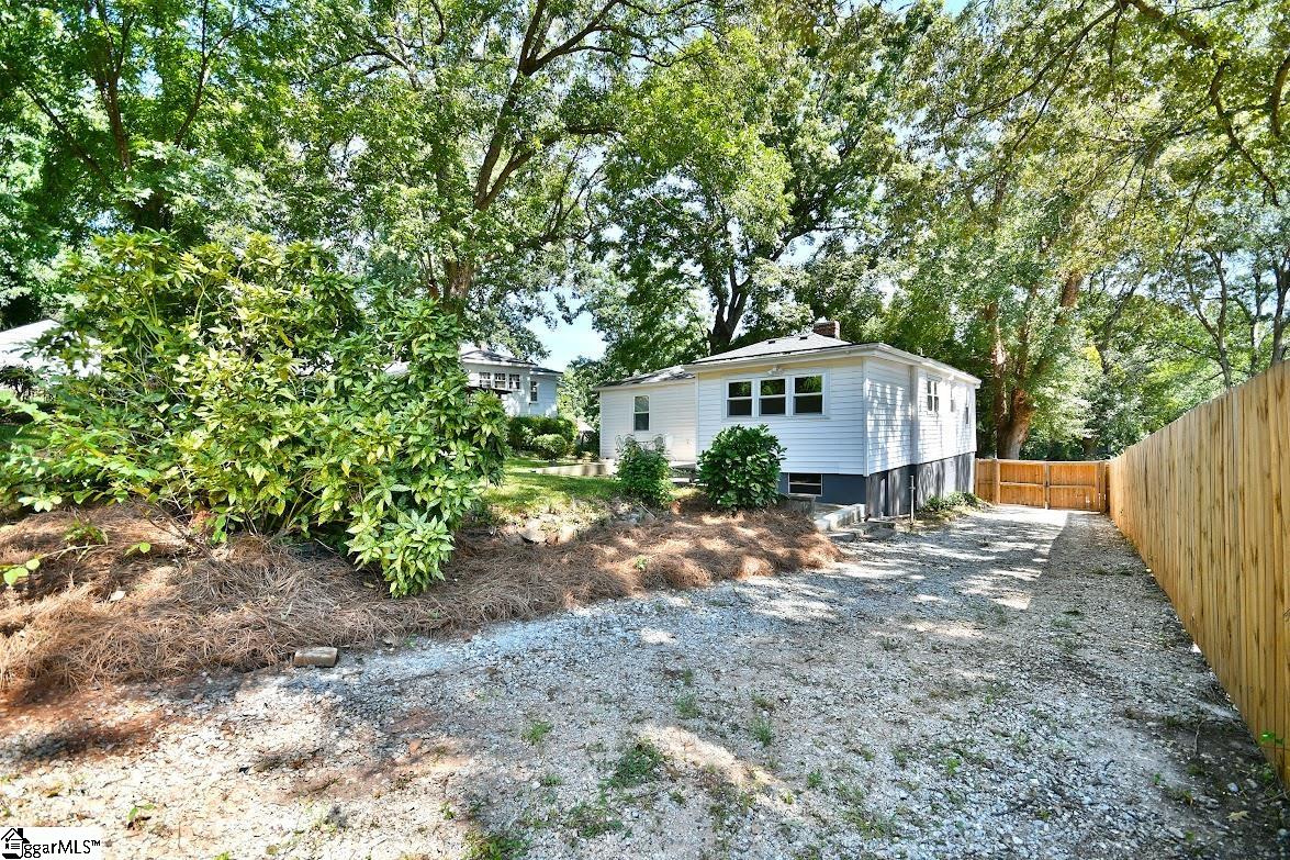 14 Pear Street Greenville, SC 29609