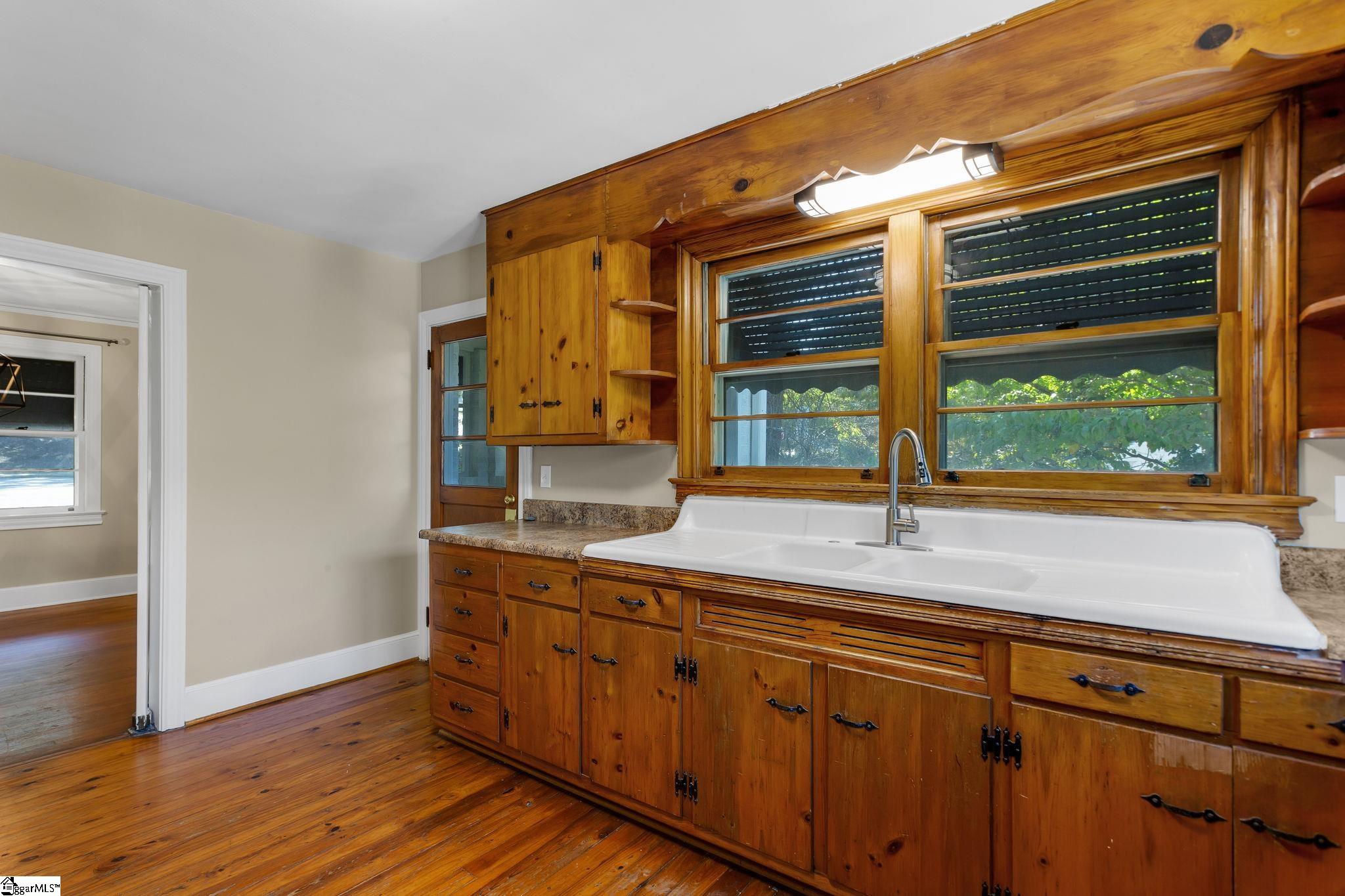 2901 E North Street Greenville, SC 29615