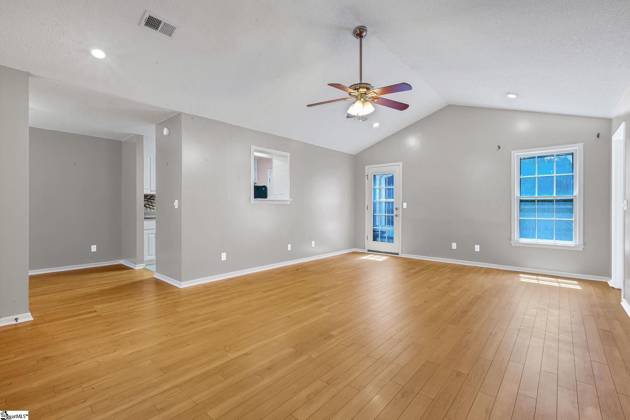 2001 Pelham Road UNIT Unit #30 Greenville, SC 29615