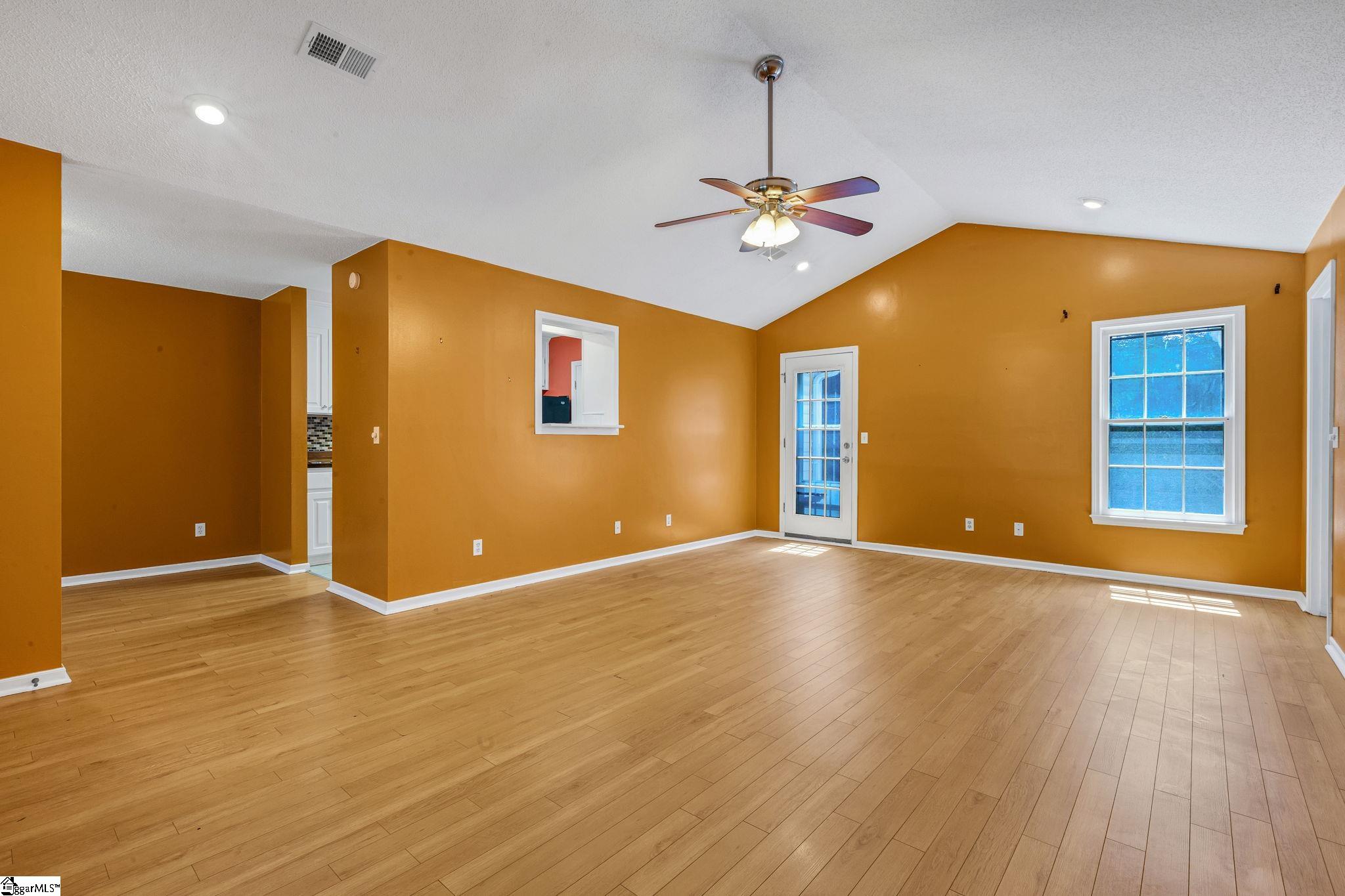 2001 Pelham Road UNIT Unit #30 Greenville, SC 29615