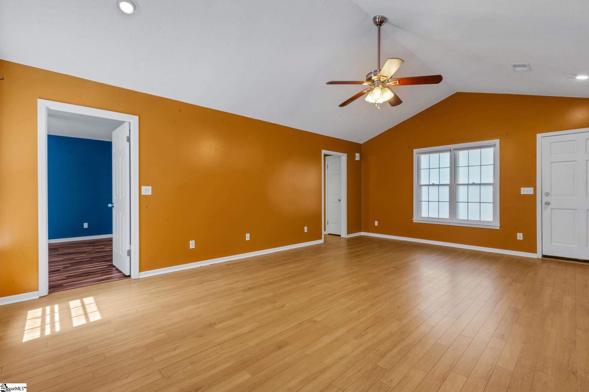 2001 Pelham Road UNIT Unit #30 Greenville, SC 29615
