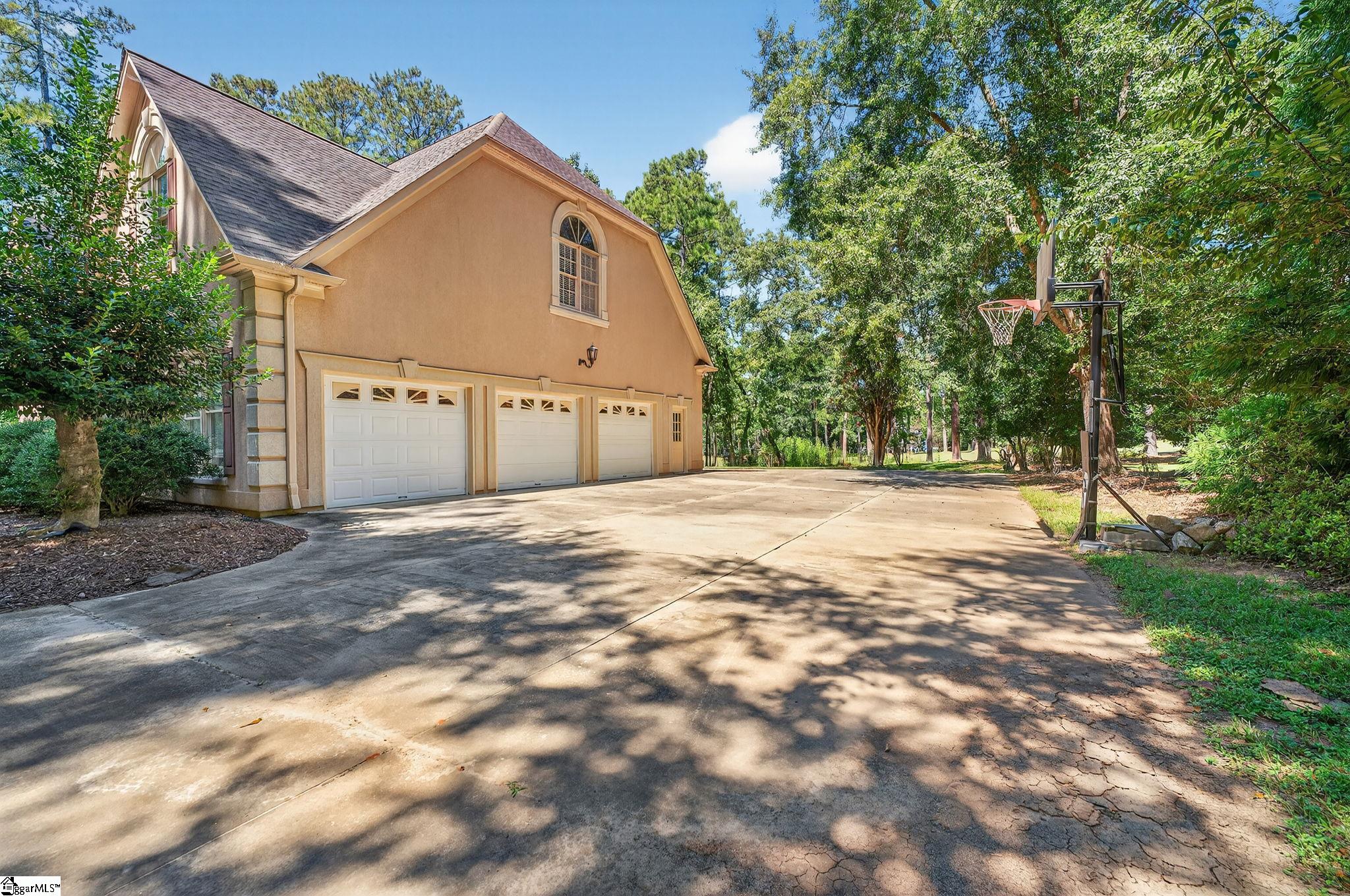 228 Indian Wells Drive Spartanburg, SC 29306