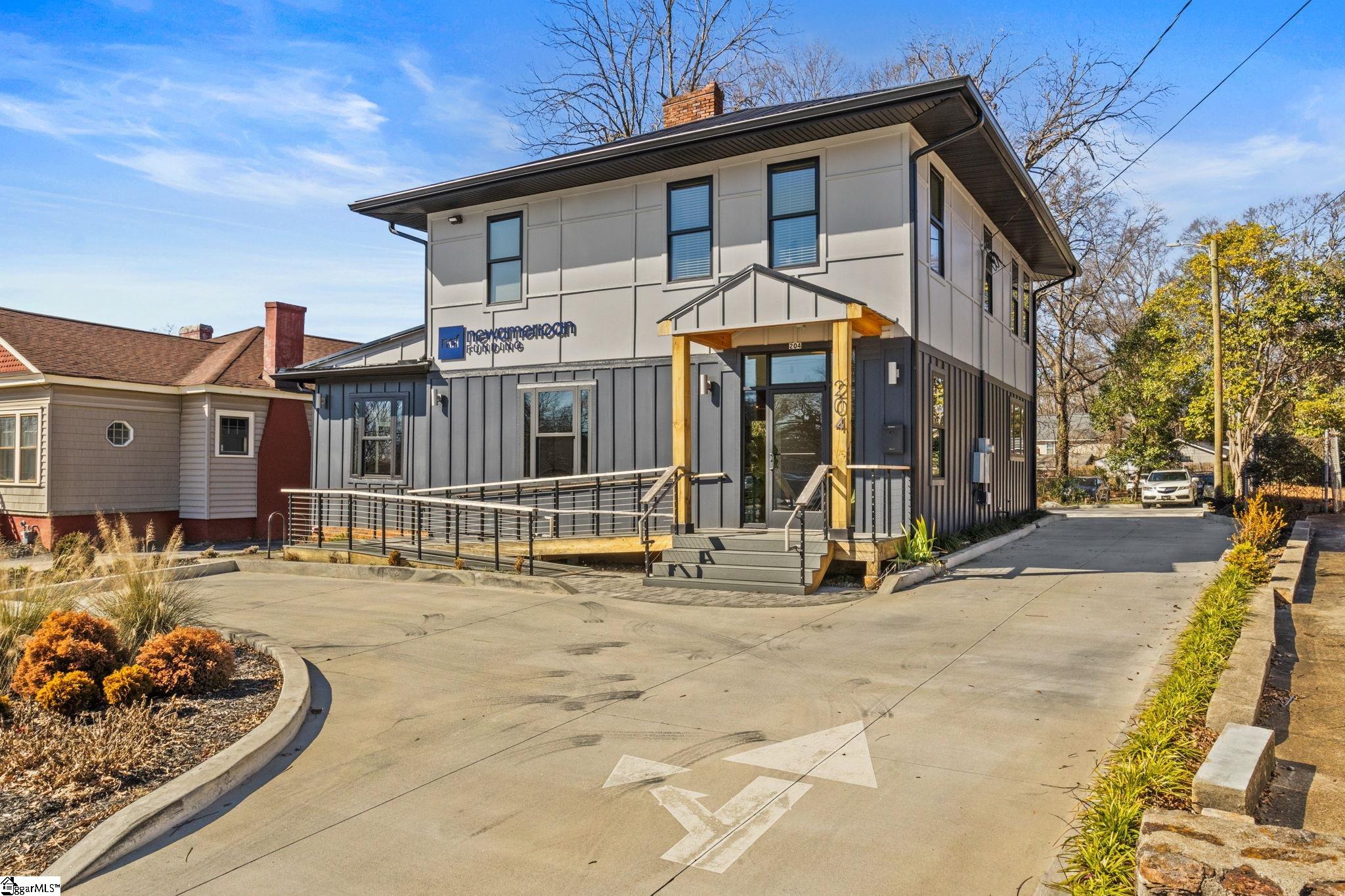 Homes for sale in Greenville, SC | 204 Mills Ave, Greenville, SC 29605 | MLS# 1568916