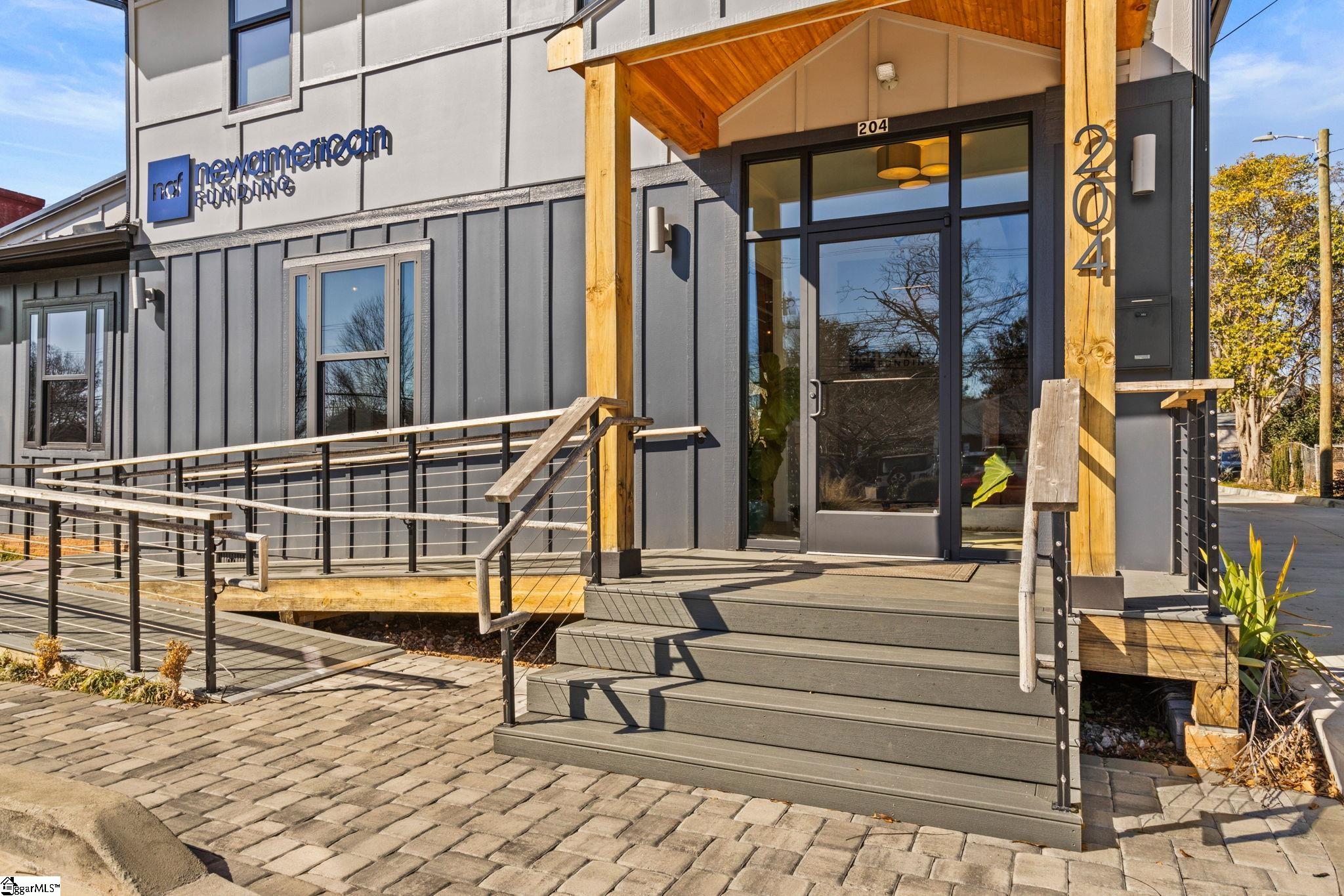 Homes for sale in Greenville, SC | 204 Mills Ave, Greenville, SC 29605 | MLS# 1568916