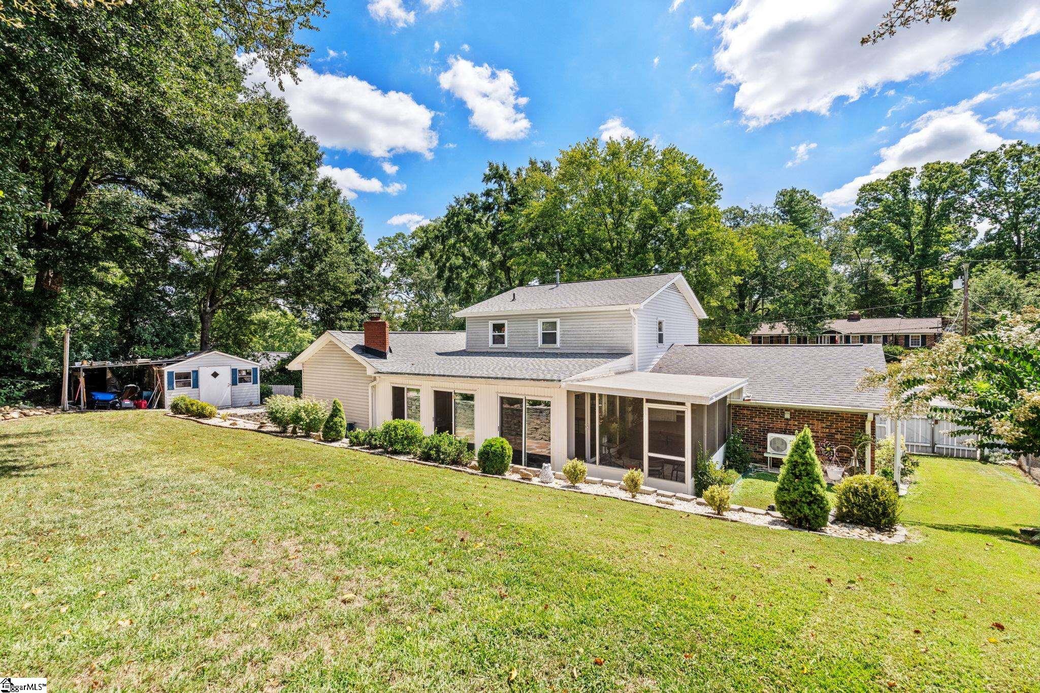 7 Confederate Circle Taylors, SC 29687