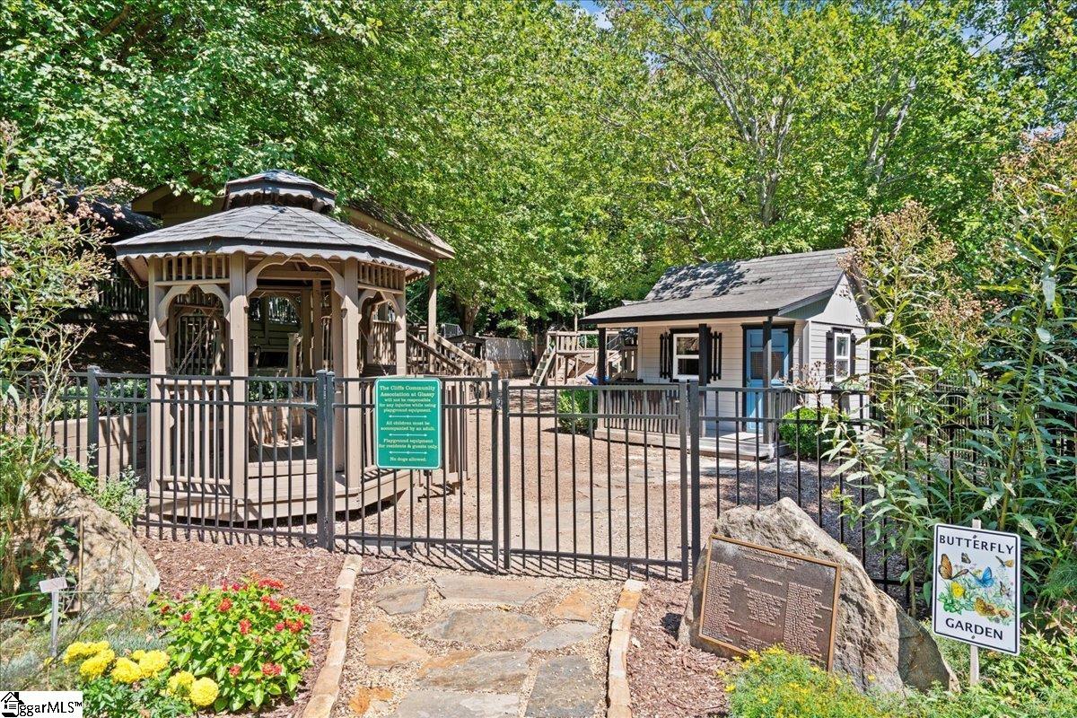 19 Grosbeak Way Landrum, SC 29356