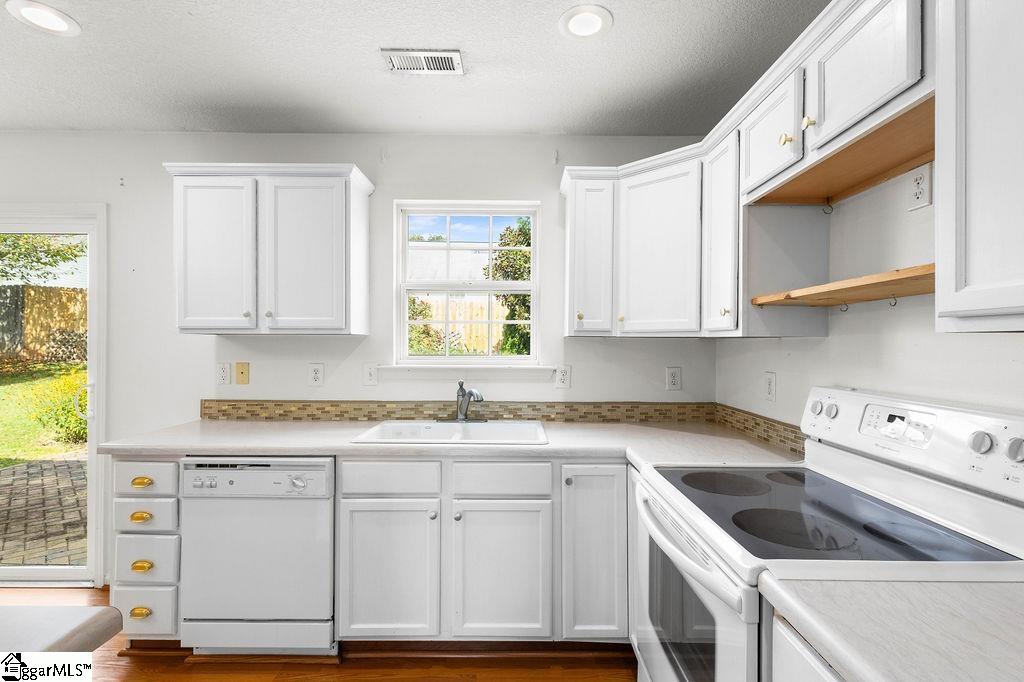 10 Calalla Court Taylors, SC 29687