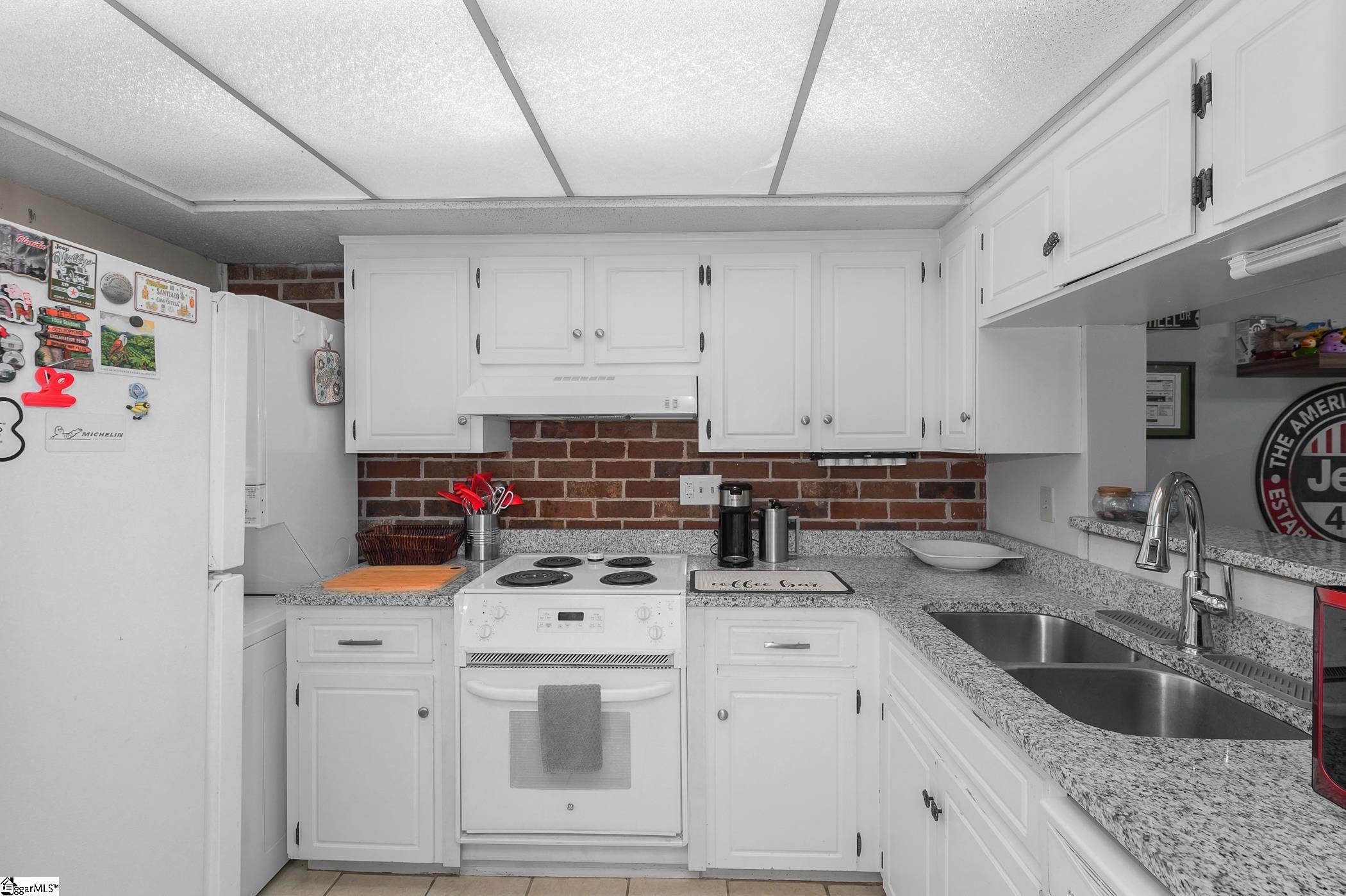 2530 E North Street Greenville, SC 29615