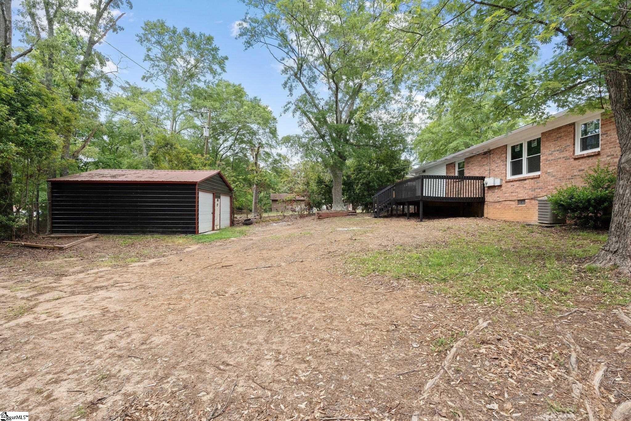 106 Meadows Street Spartanburg, SC 29307