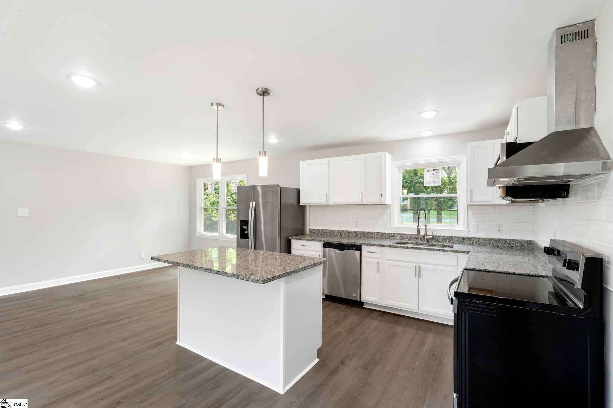 106 Meadows Street Spartanburg, SC 29307