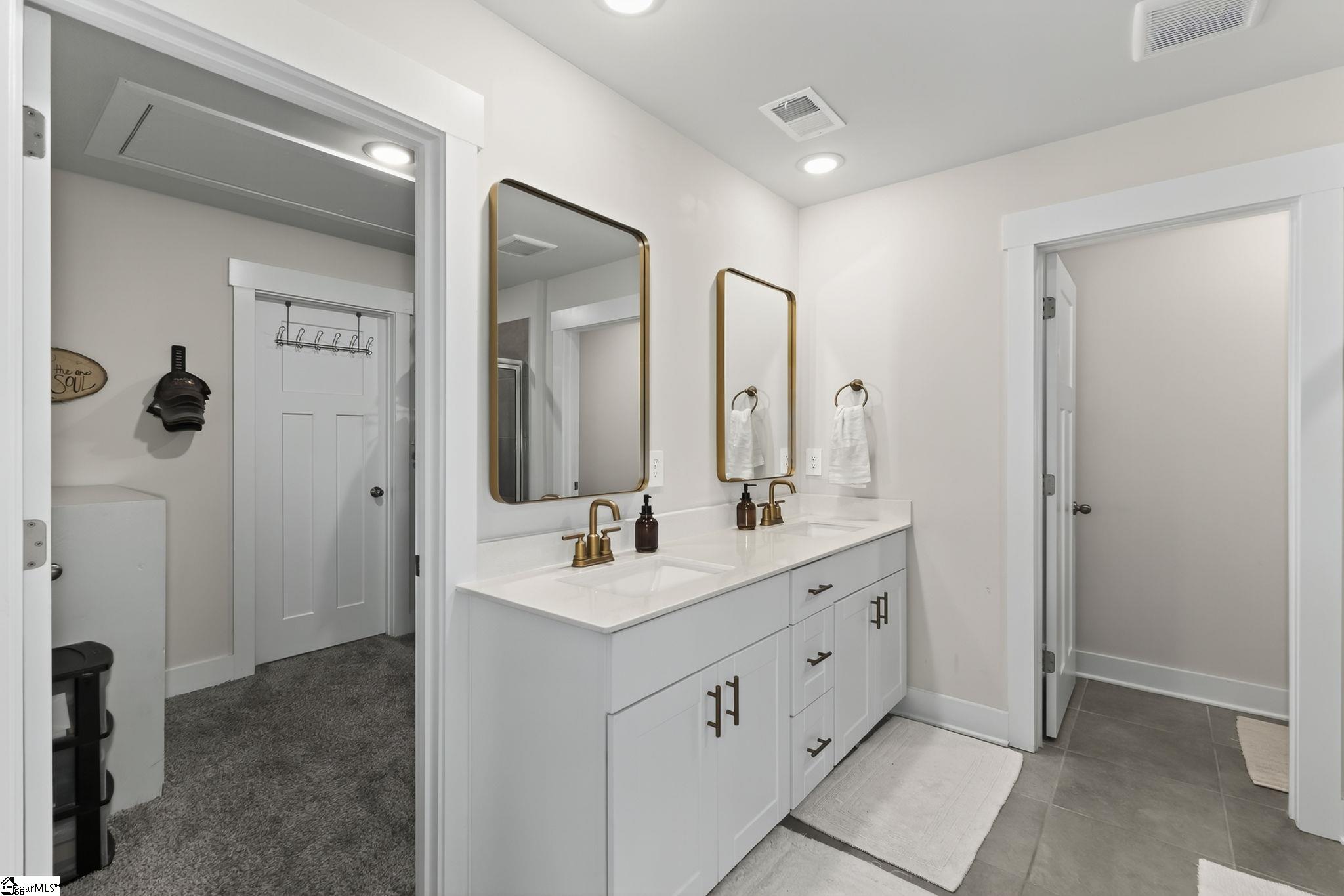 207 Allenby Lane Simpsonville, SC 29680