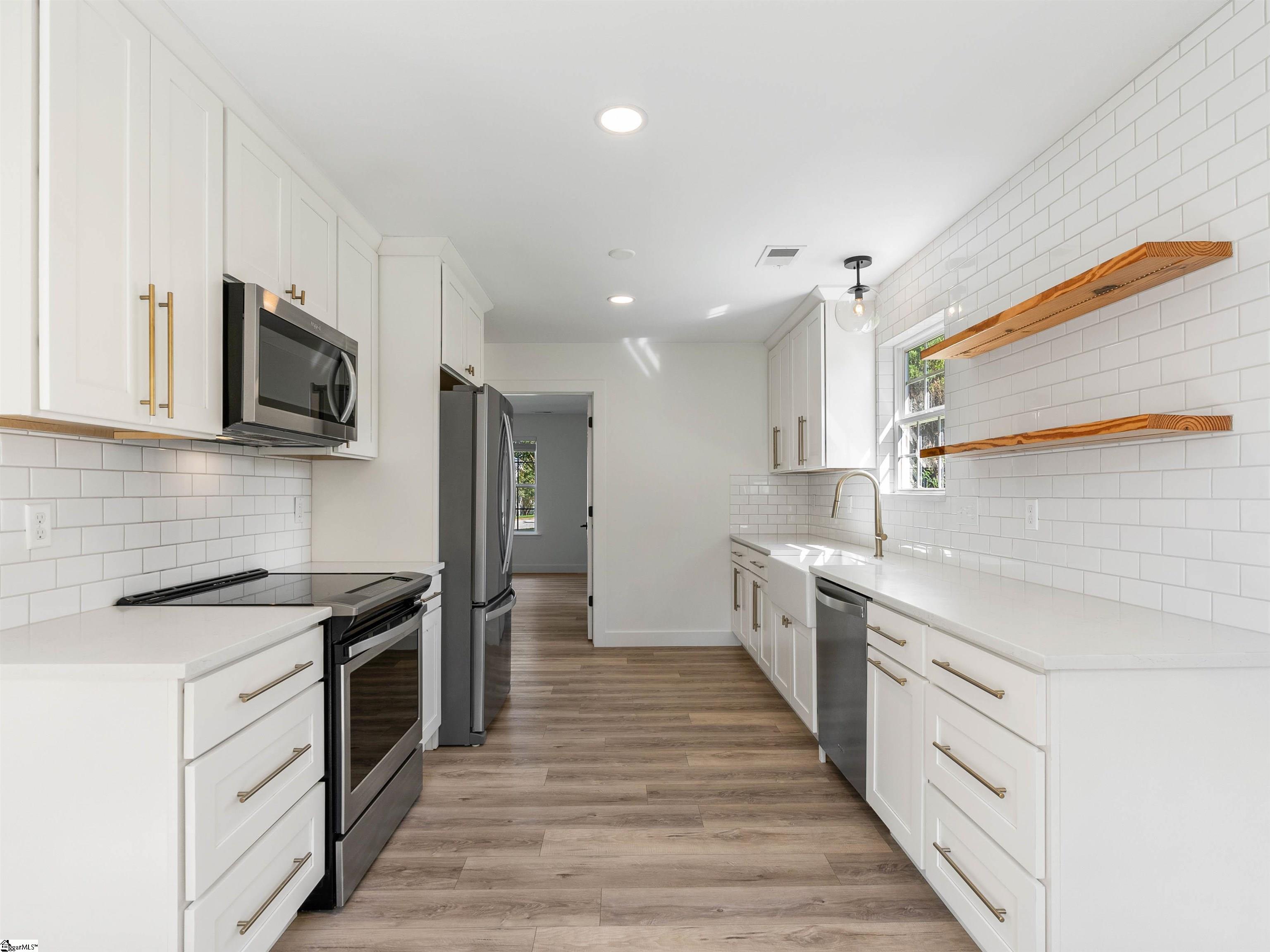 203 Basswood Drive Roebuck, SC 29376