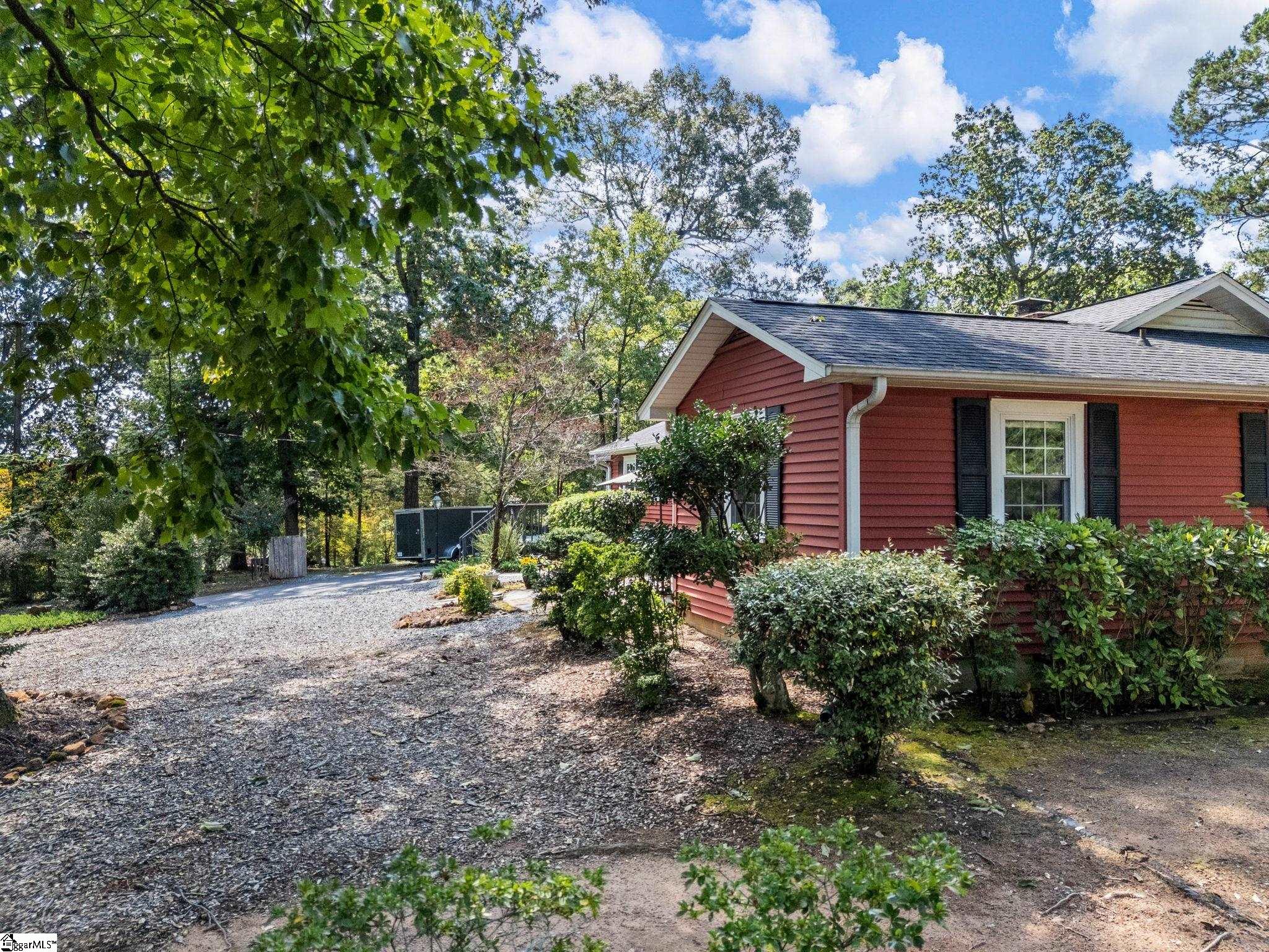 233 W Durham Street Landrum, SC 29356