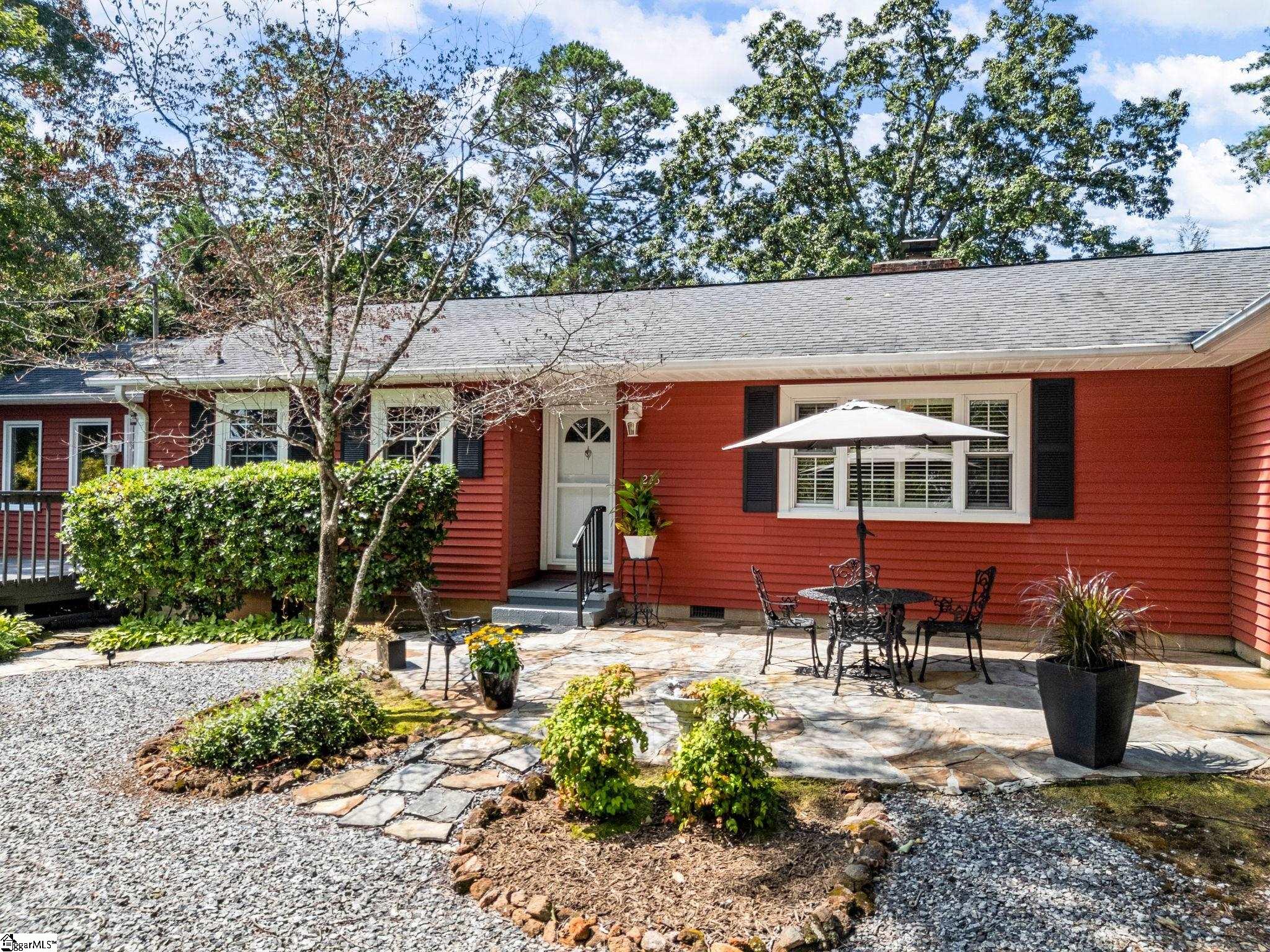 233 W Durham Street Landrum, SC 29356