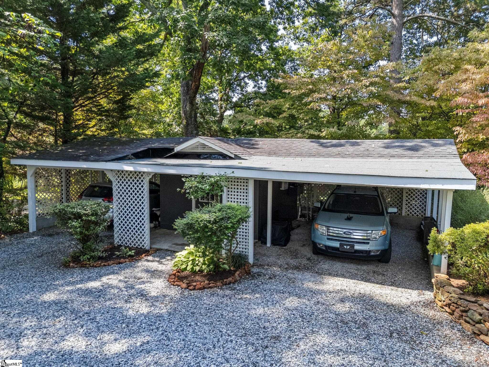 233 W Durham Street Landrum, SC 29356