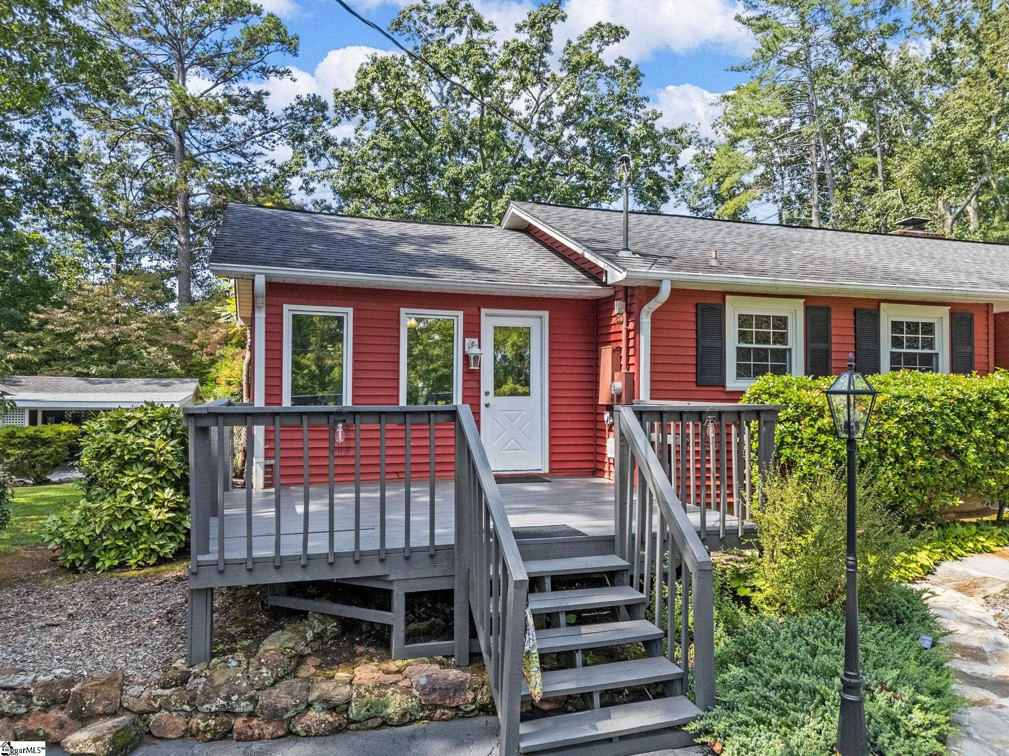 233 W Durham Street Landrum, SC 29356