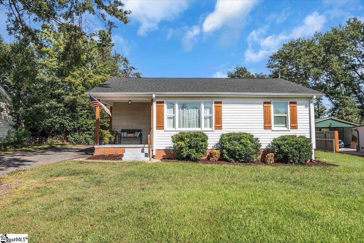 322 Pine Street Greer, SC 29650