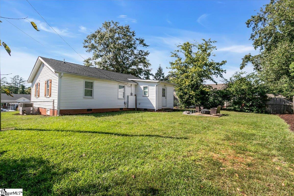 322 Pine Street Greer, SC 29650