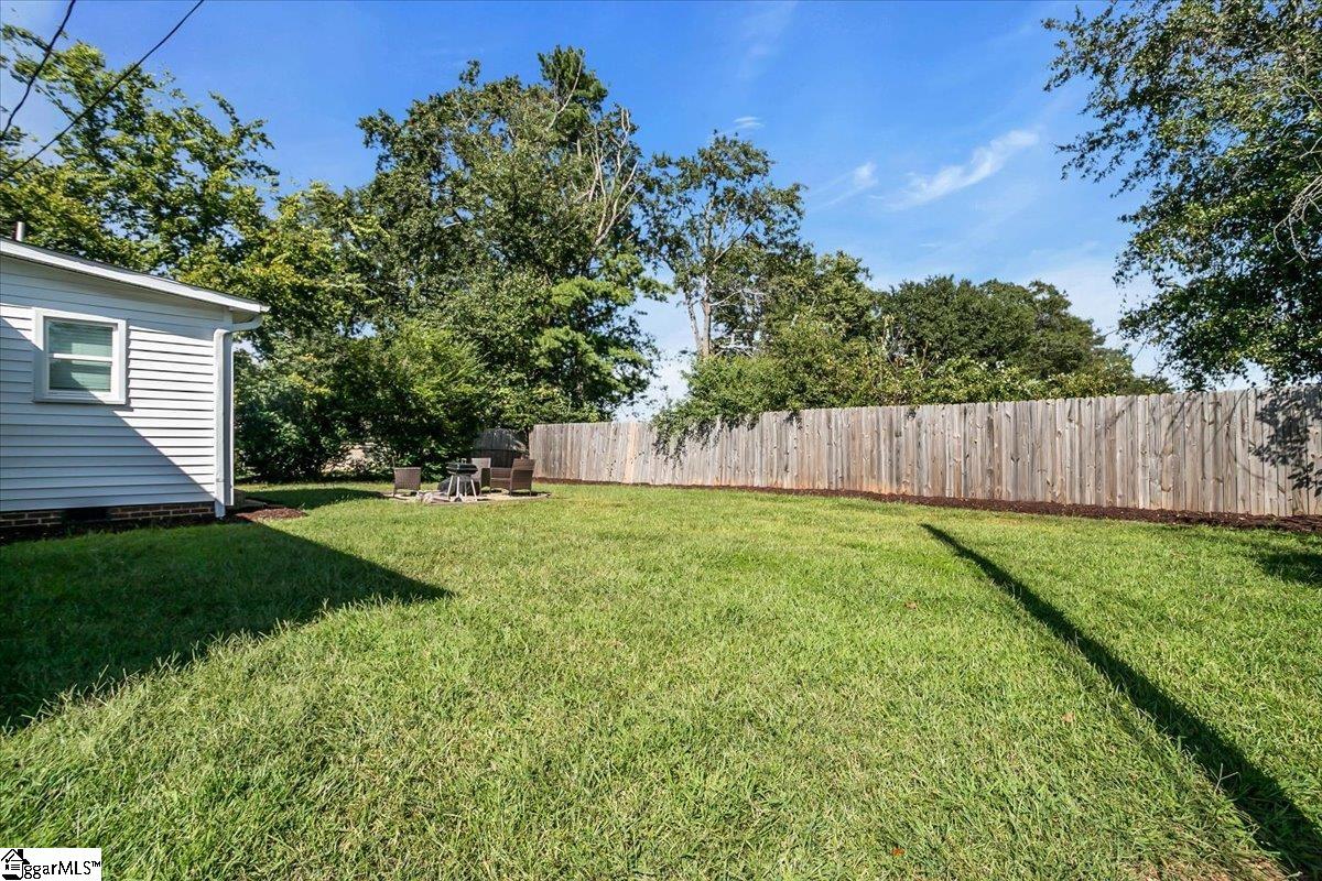 322 Pine Street Greer, SC 29650