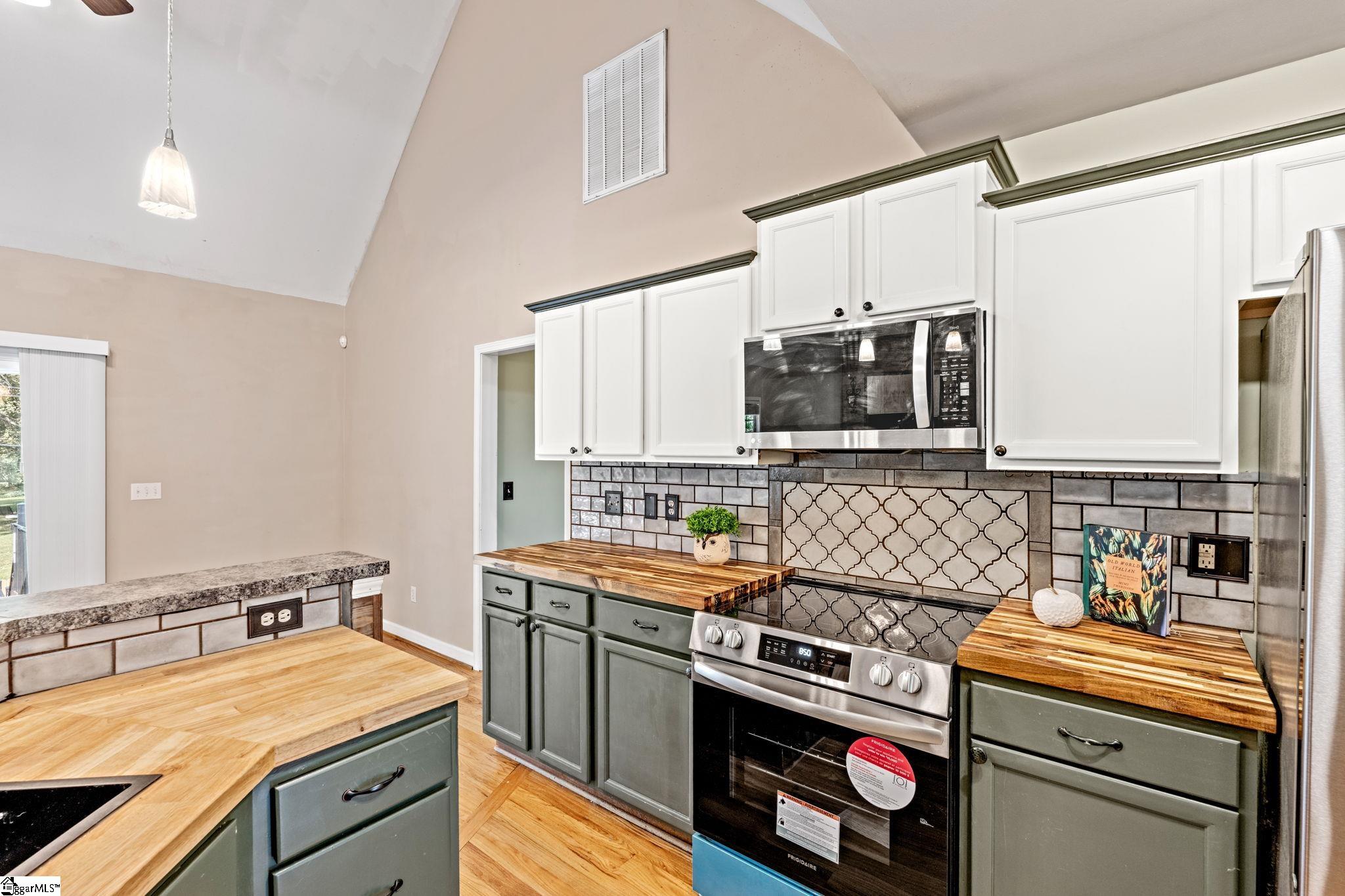 216 Barrett Drive Mauldin, SC 29662