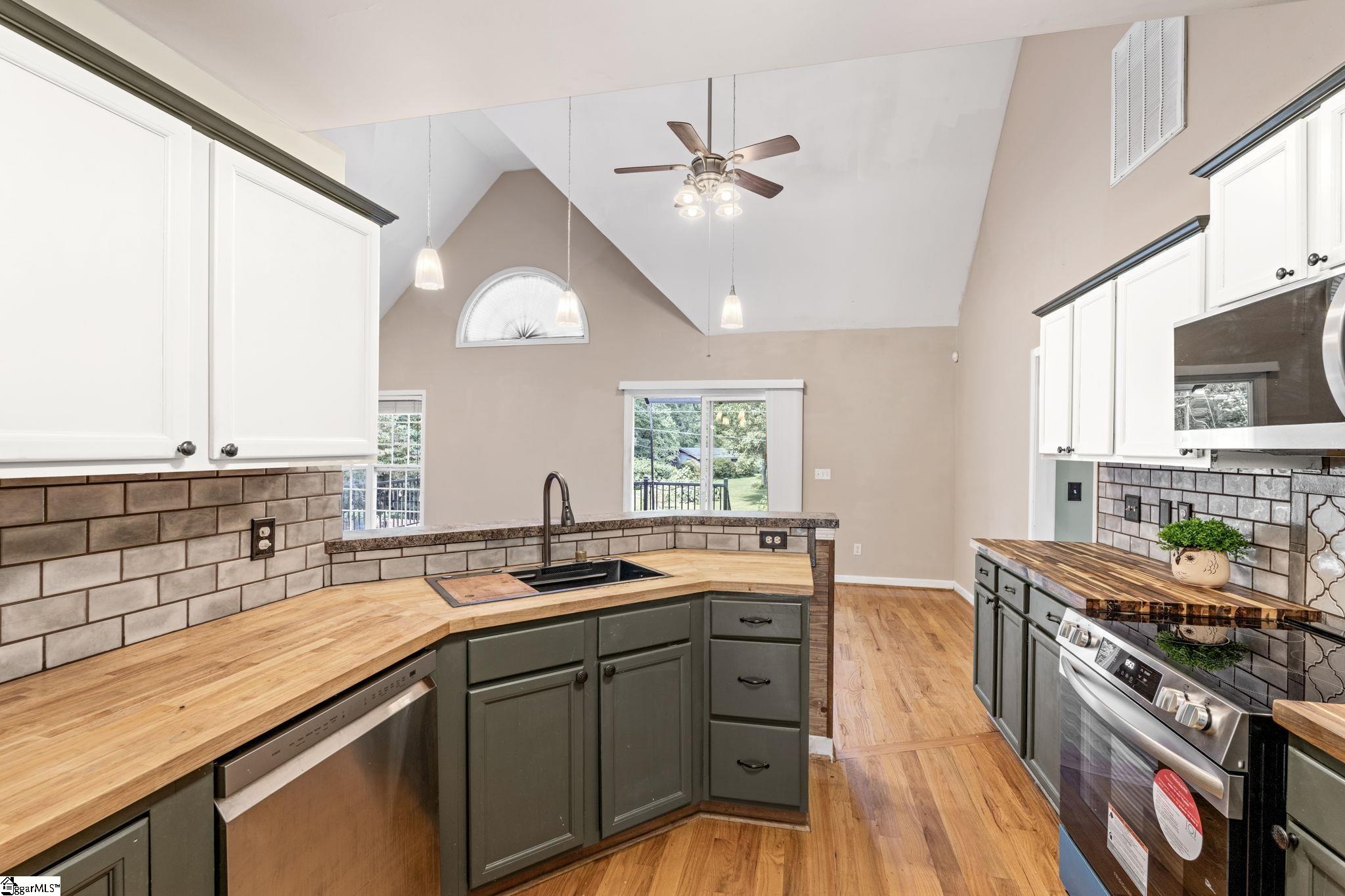 216 Barrett Drive Mauldin, SC 29662