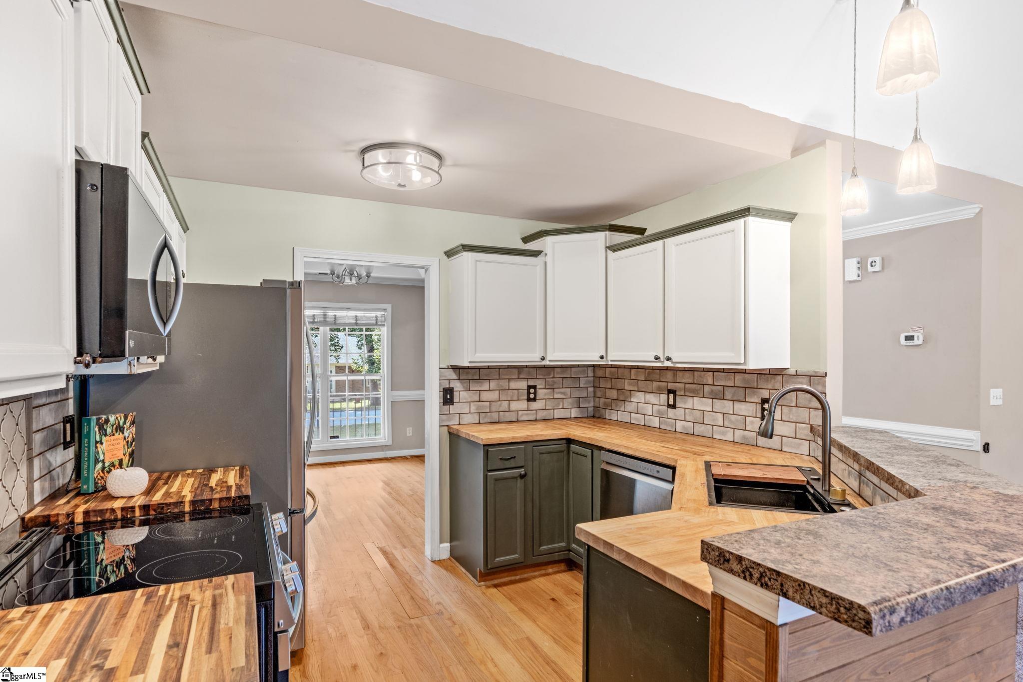 216 Barrett Drive Mauldin, SC 29662