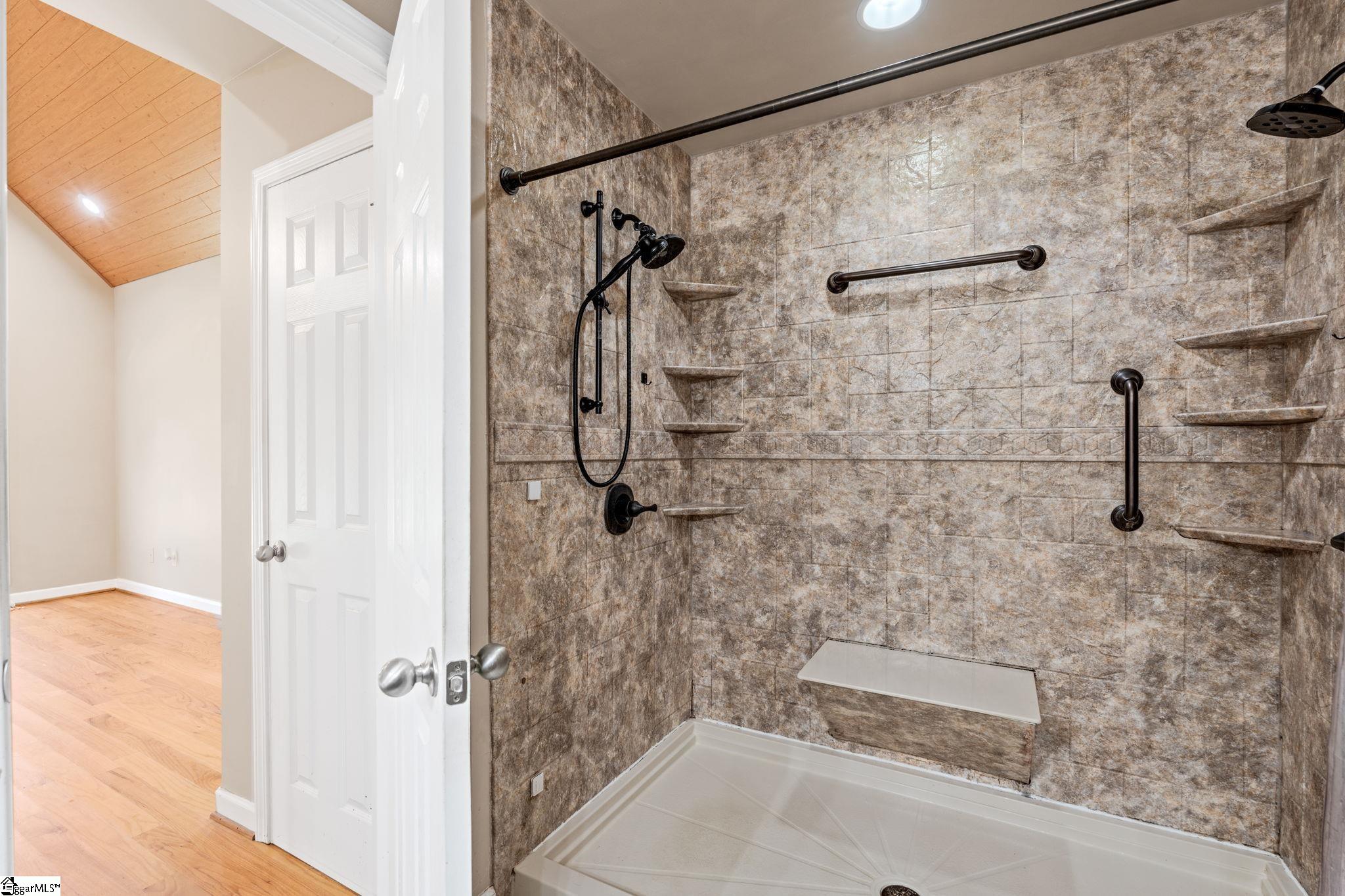 216 Barrett Drive Mauldin, SC 29662