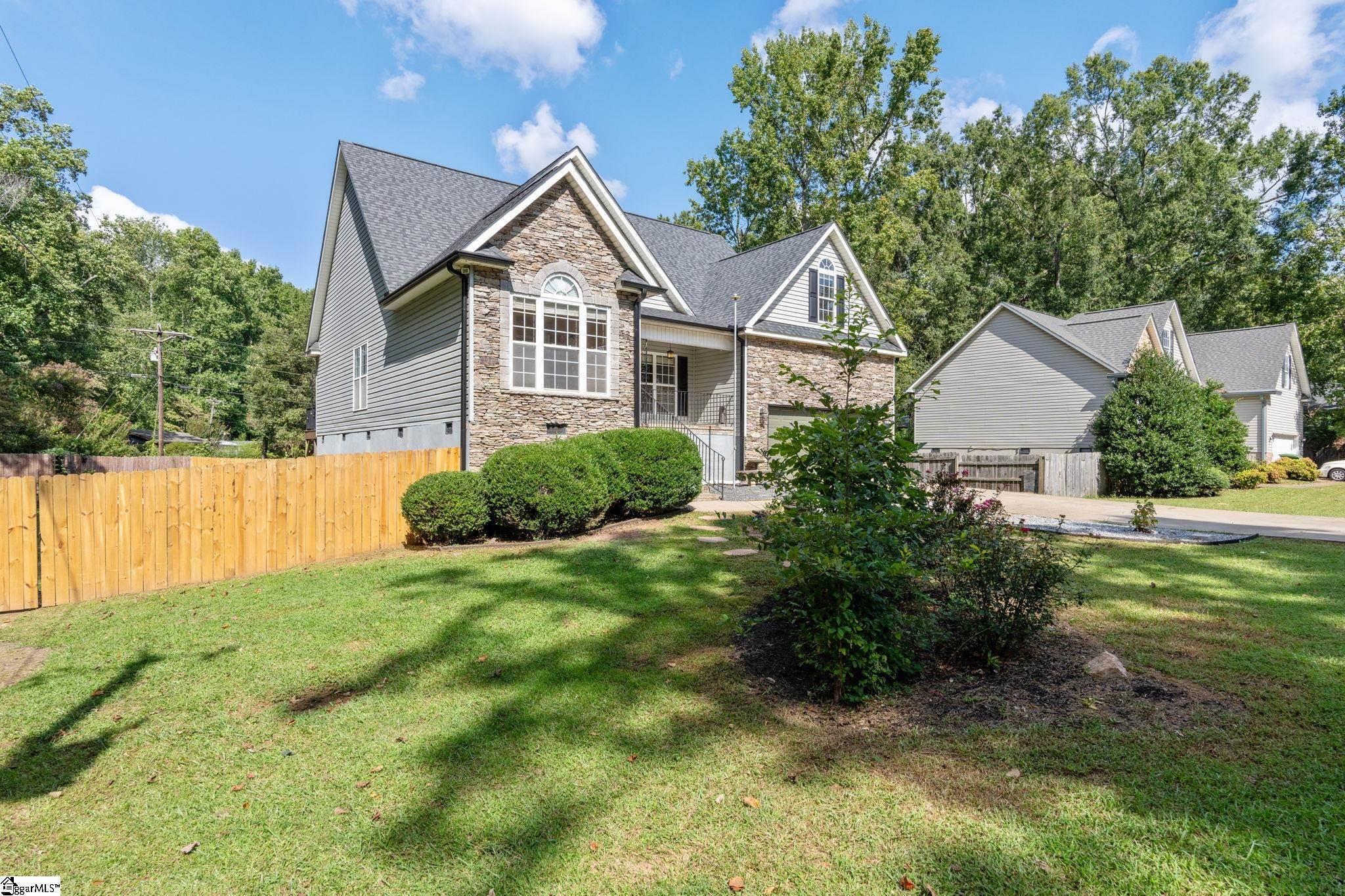 216 Barrett Drive Mauldin, SC 29662