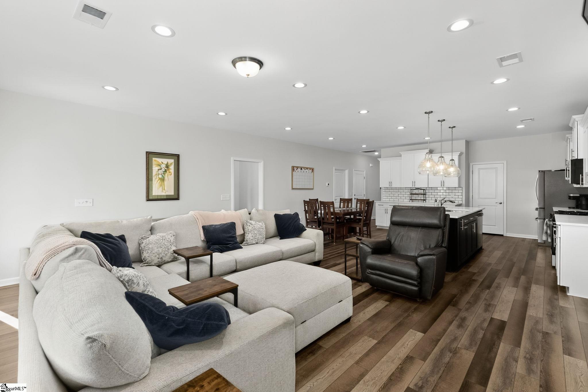 318 Starling Avenue Easley, SC 29642