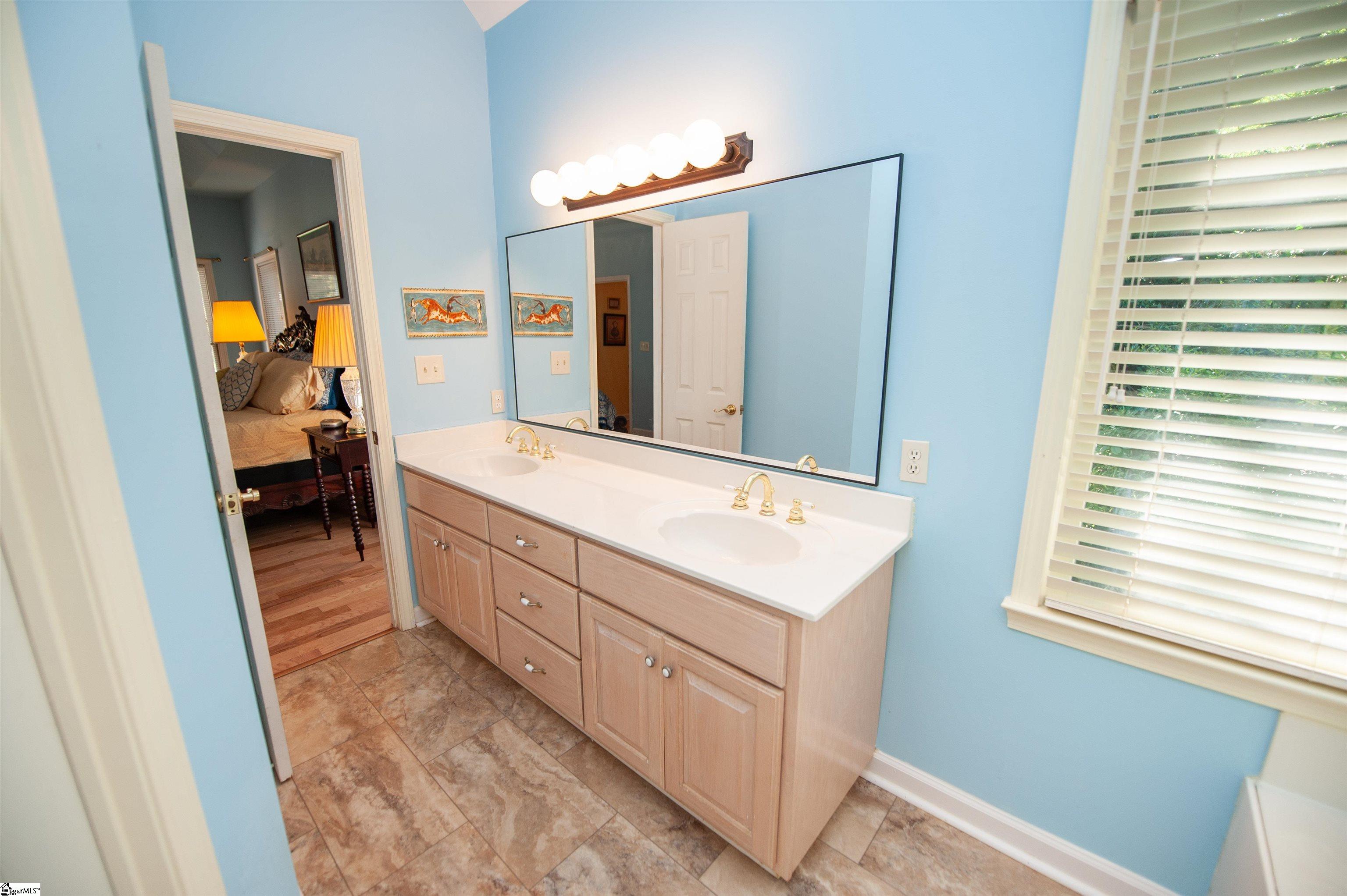 102 Gable Court Spartanburg, SC 29307