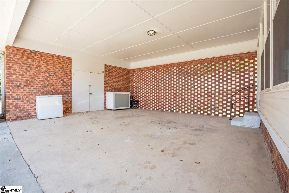1 Vaille Drive Taylors, SC 29687