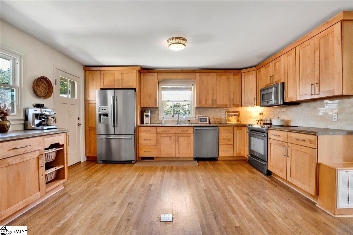 1 Vaille Drive Taylors, SC 29687