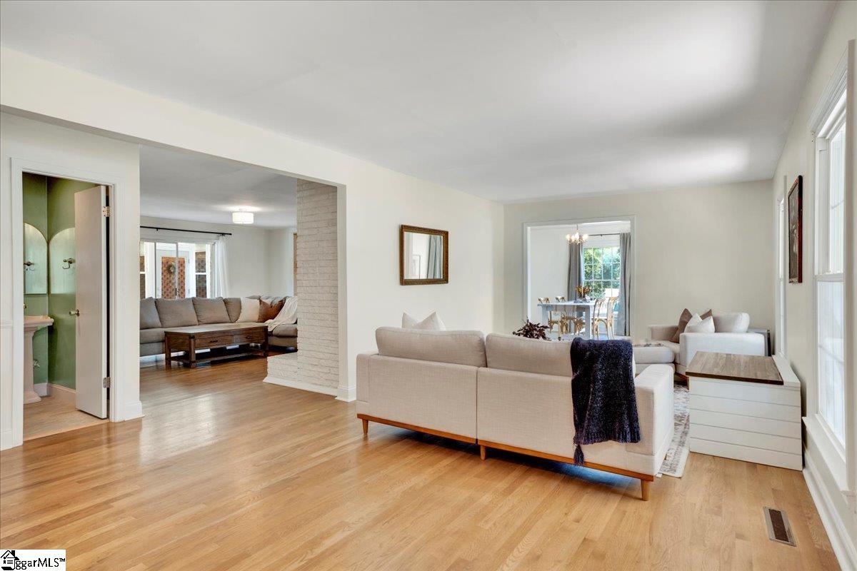 1 Vaille Drive Taylors, SC 29687